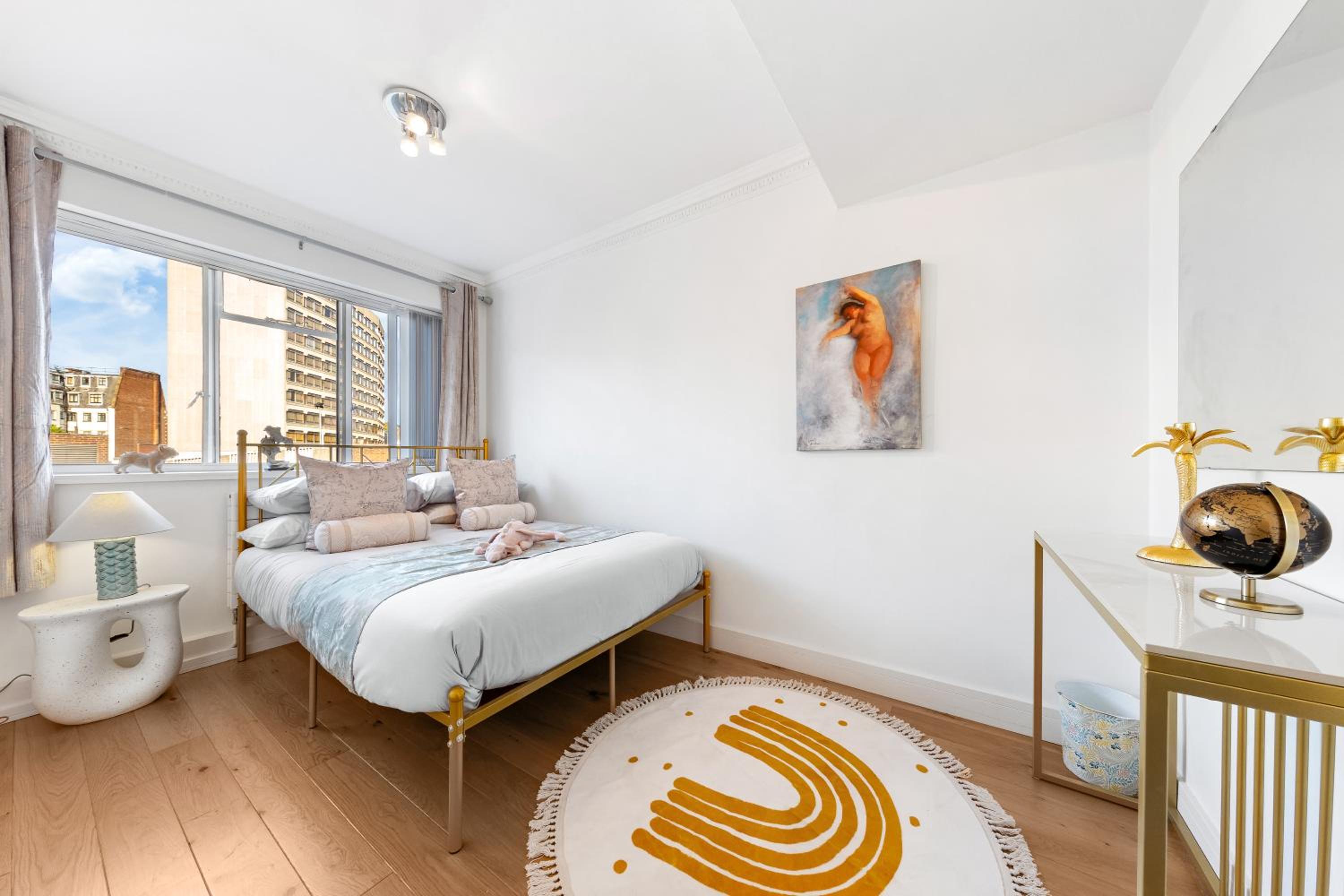 ICONIC Apartment with Terrace over HARRODS