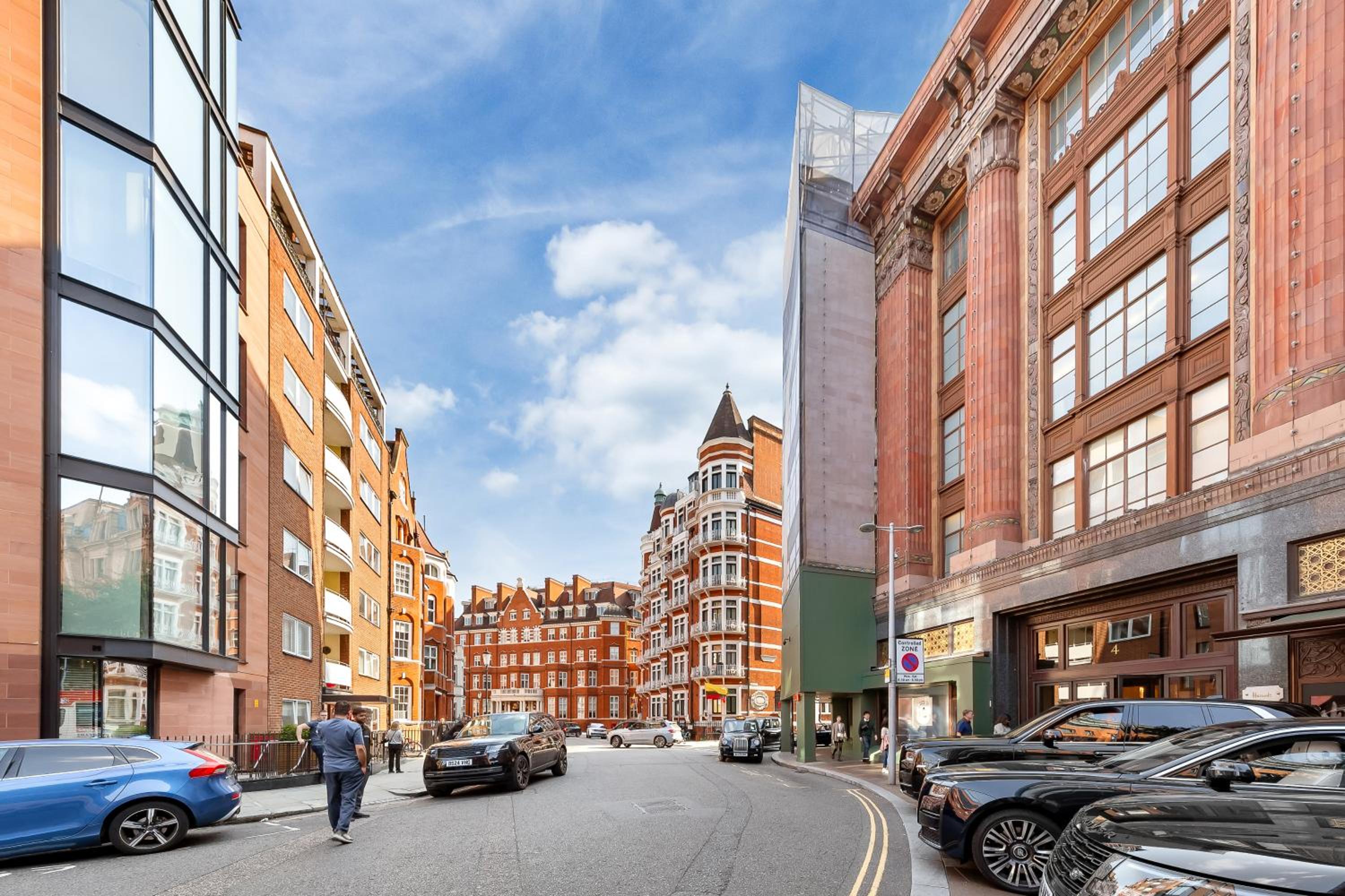 ICONIC Apartment with Terrace over HARRODS