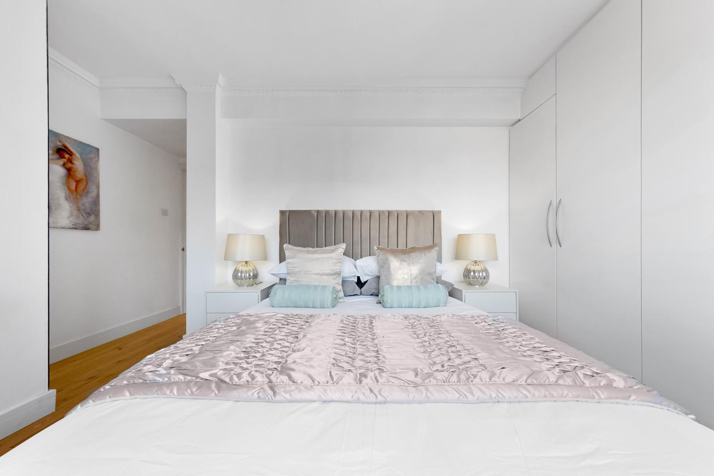 ICONIC Apartment with Terrace over HARRODS