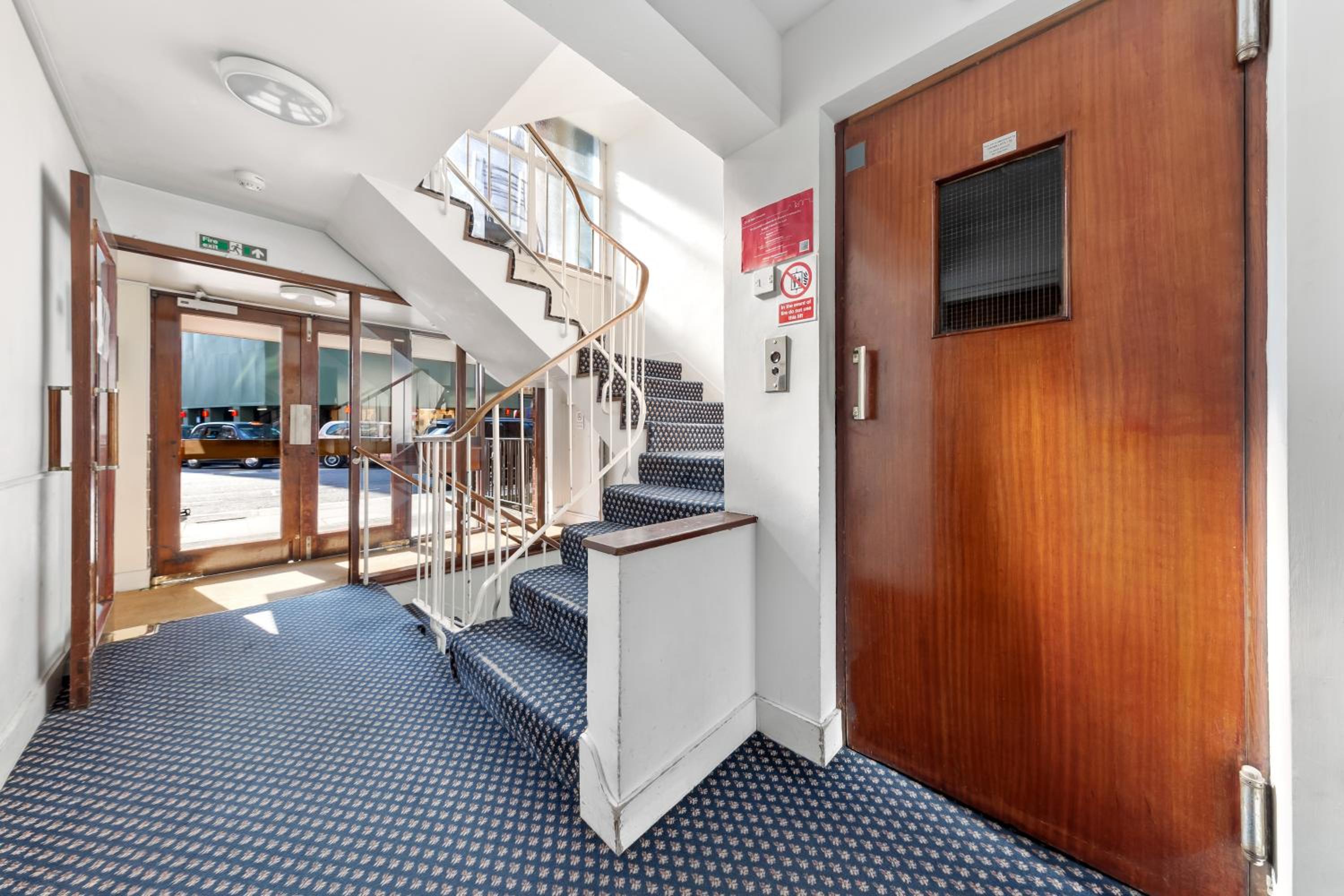 ICONIC Apartment with Terrace over HARRODS