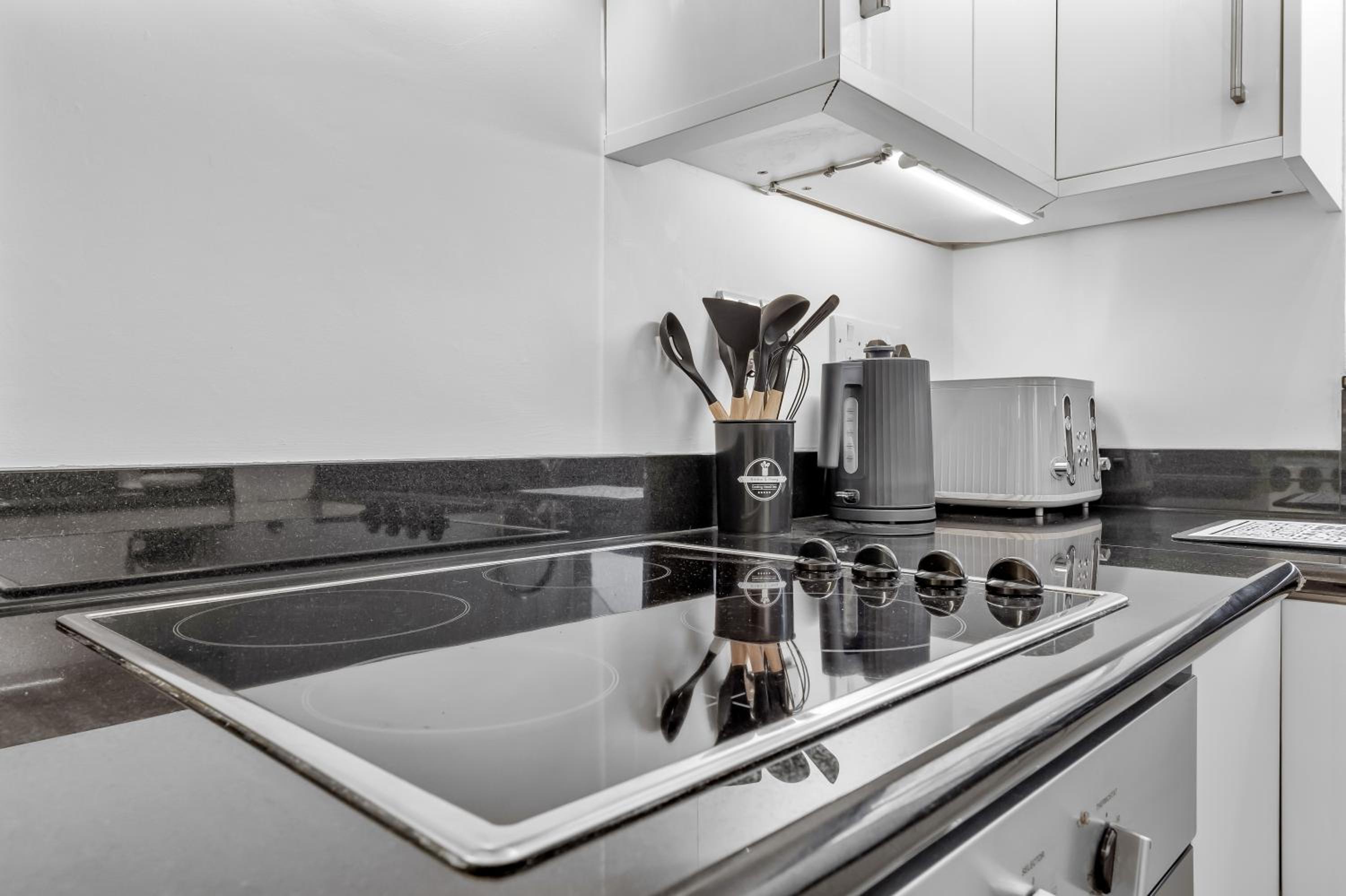 ICONIC Apartment with Terrace over HARRODS