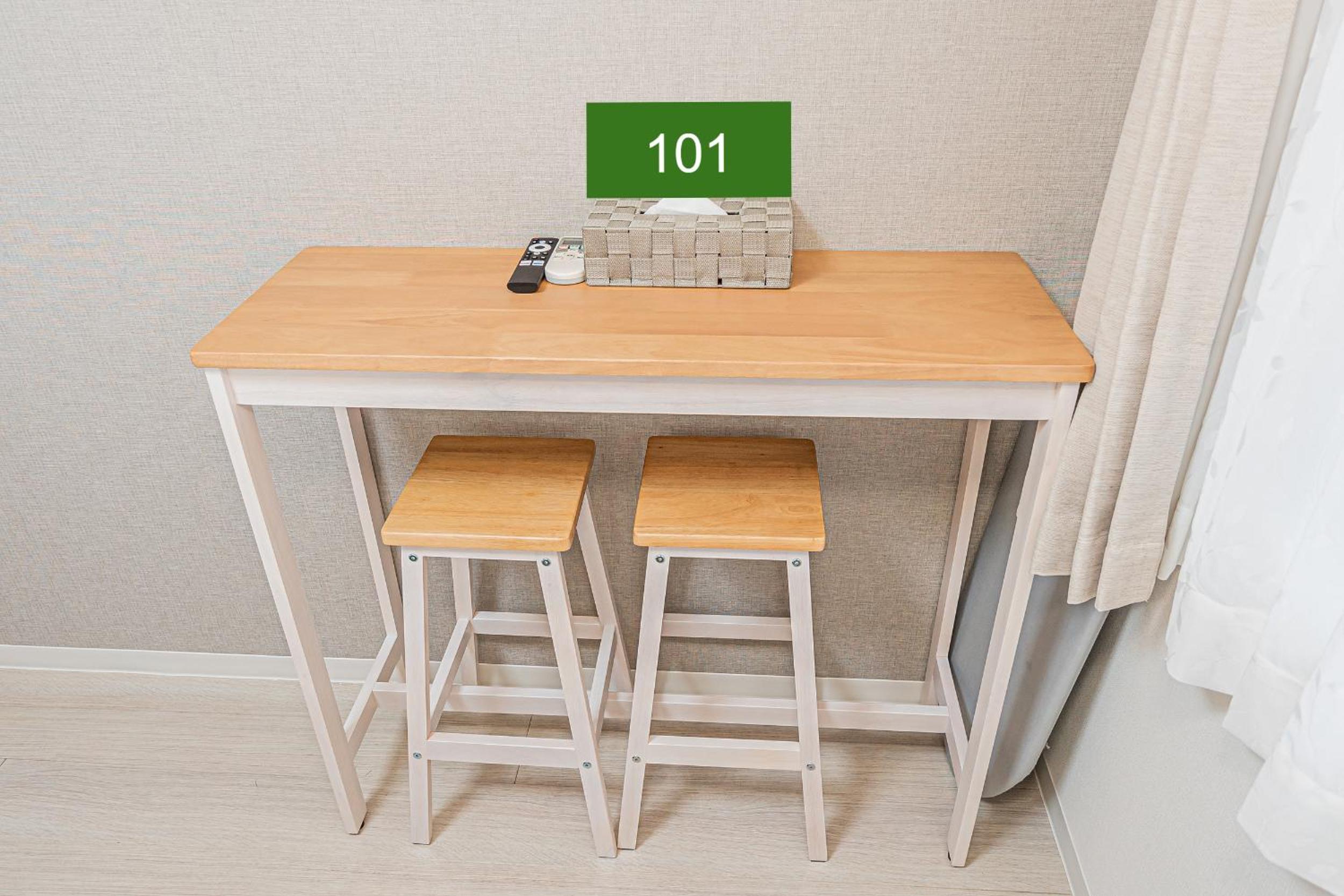 Shinjuku Downtown 1min walk to metro Cozy APT