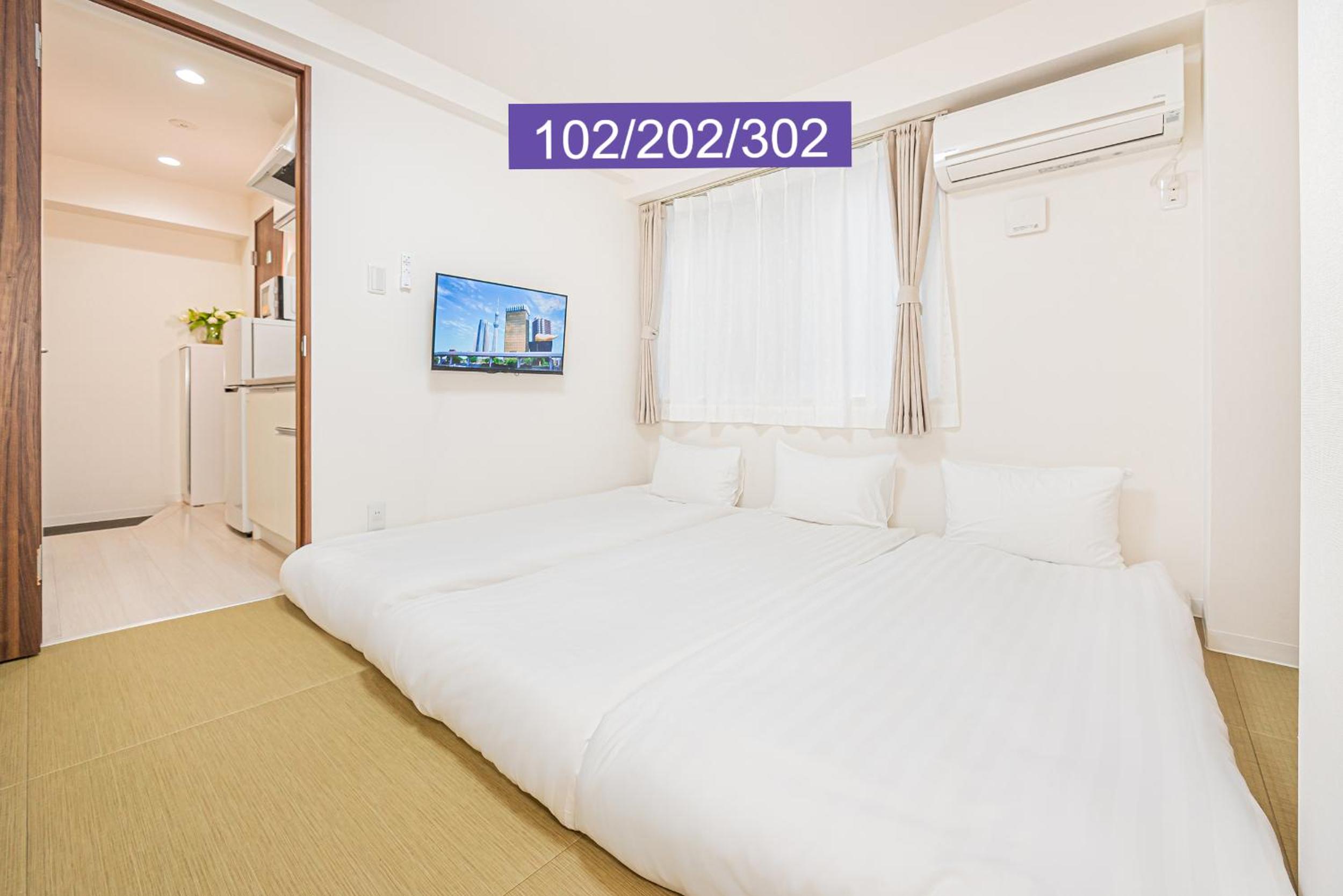 Shinjuku Downtown 1min walk to metro Cozy APT