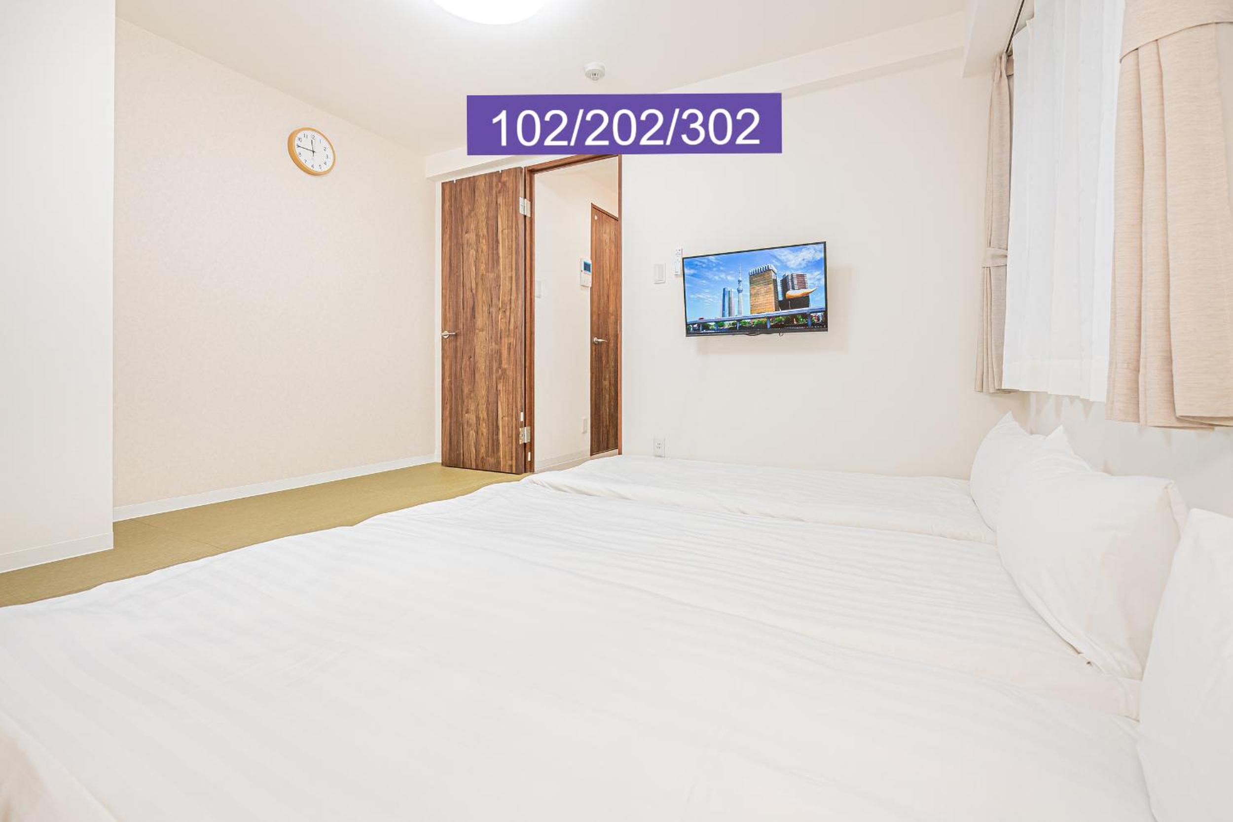 Shinjuku Downtown 1min walk to metro Cozy APT