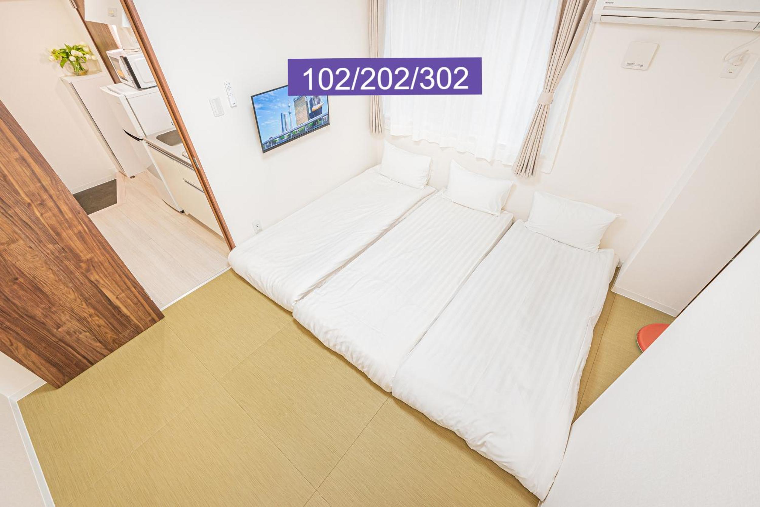 Shinjuku Downtown 1min walk to metro Cozy APT