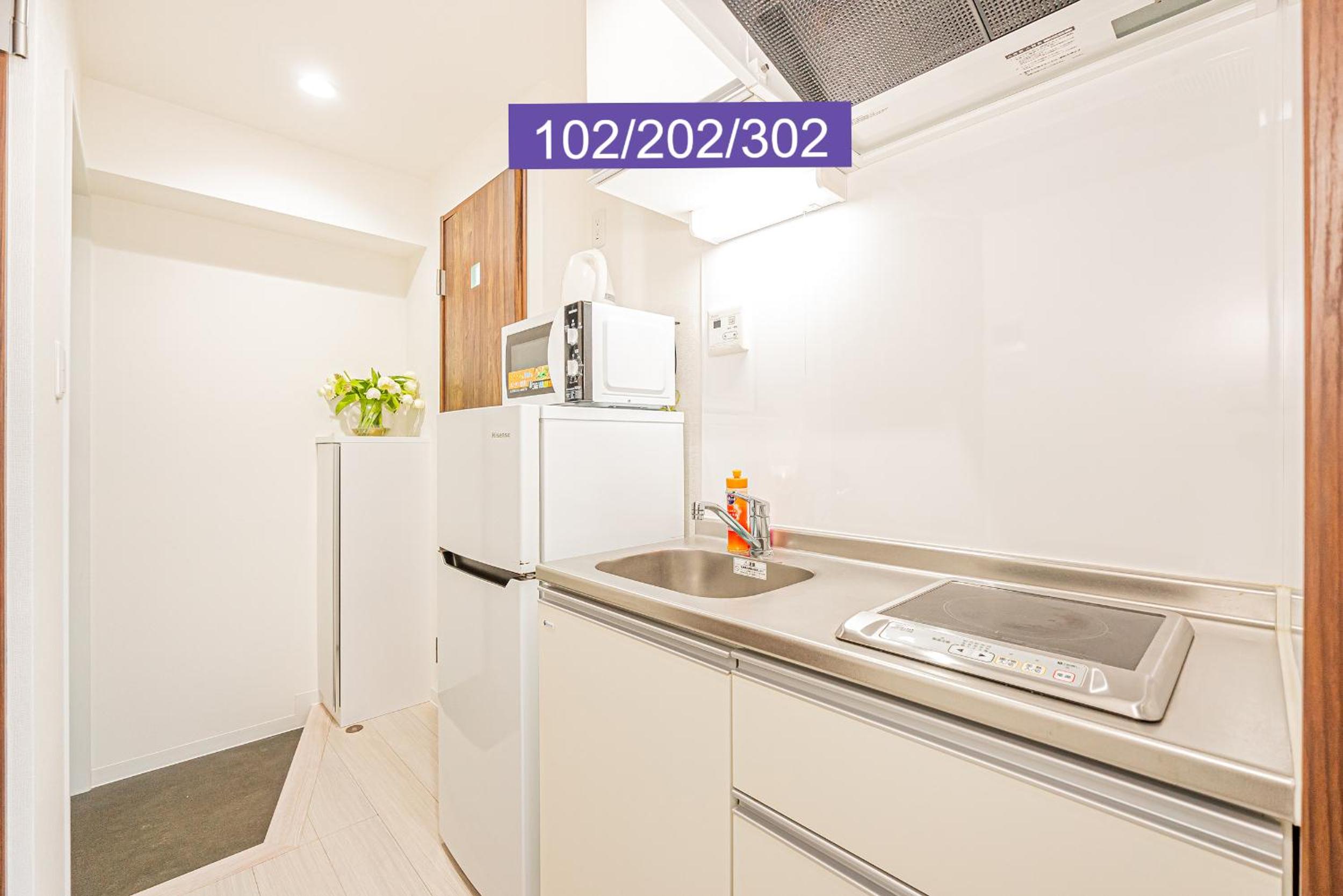 Shinjuku Downtown 1min walk to metro Cozy APT