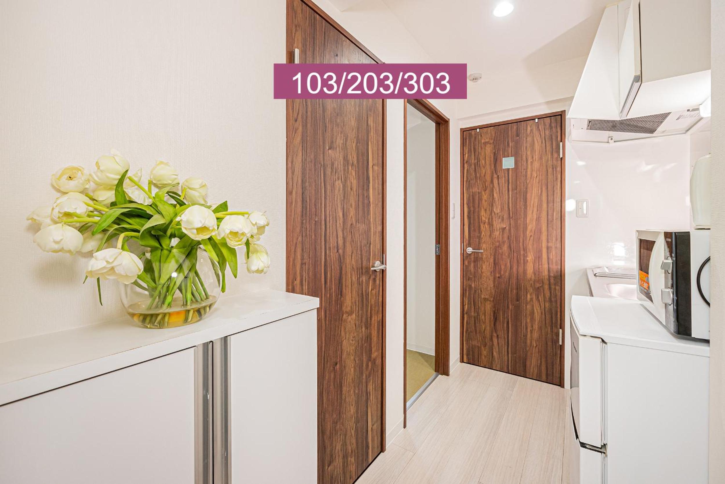 Shinjuku Downtown 1min walk to metro Cozy APT