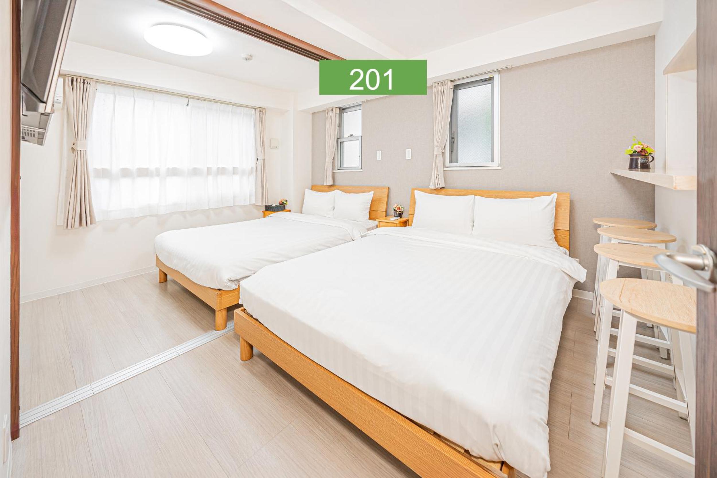 Shinjuku Downtown 1min walk to metro Cozy APT