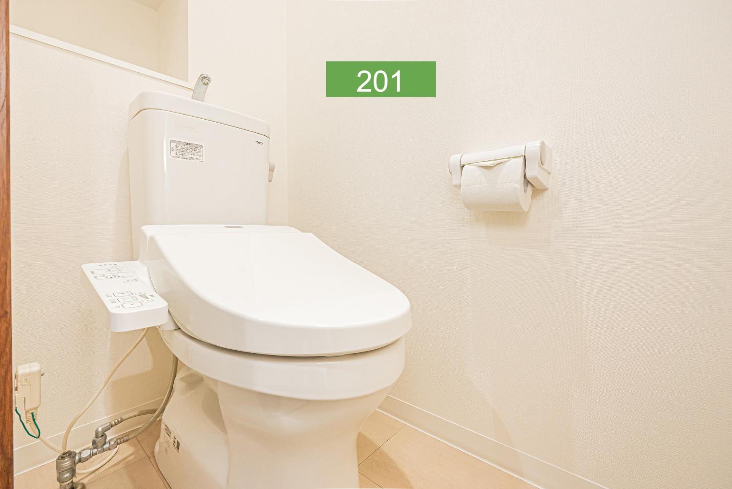 Shinjuku Downtown 1min walk to metro Cozy APT