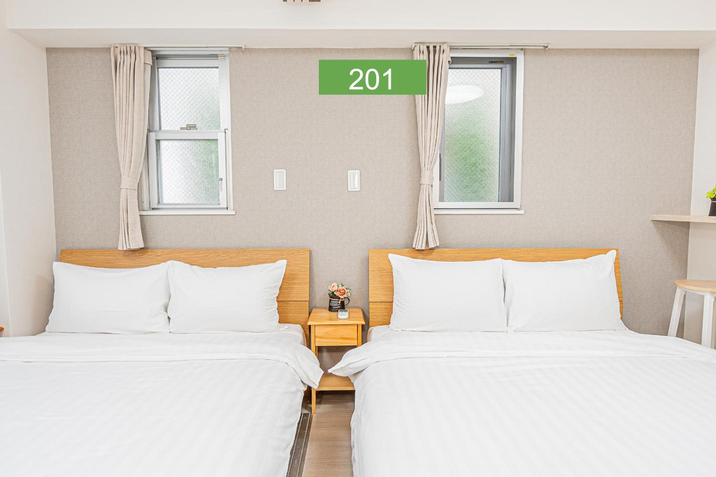 Shinjuku Downtown 1min walk to metro Cozy APT