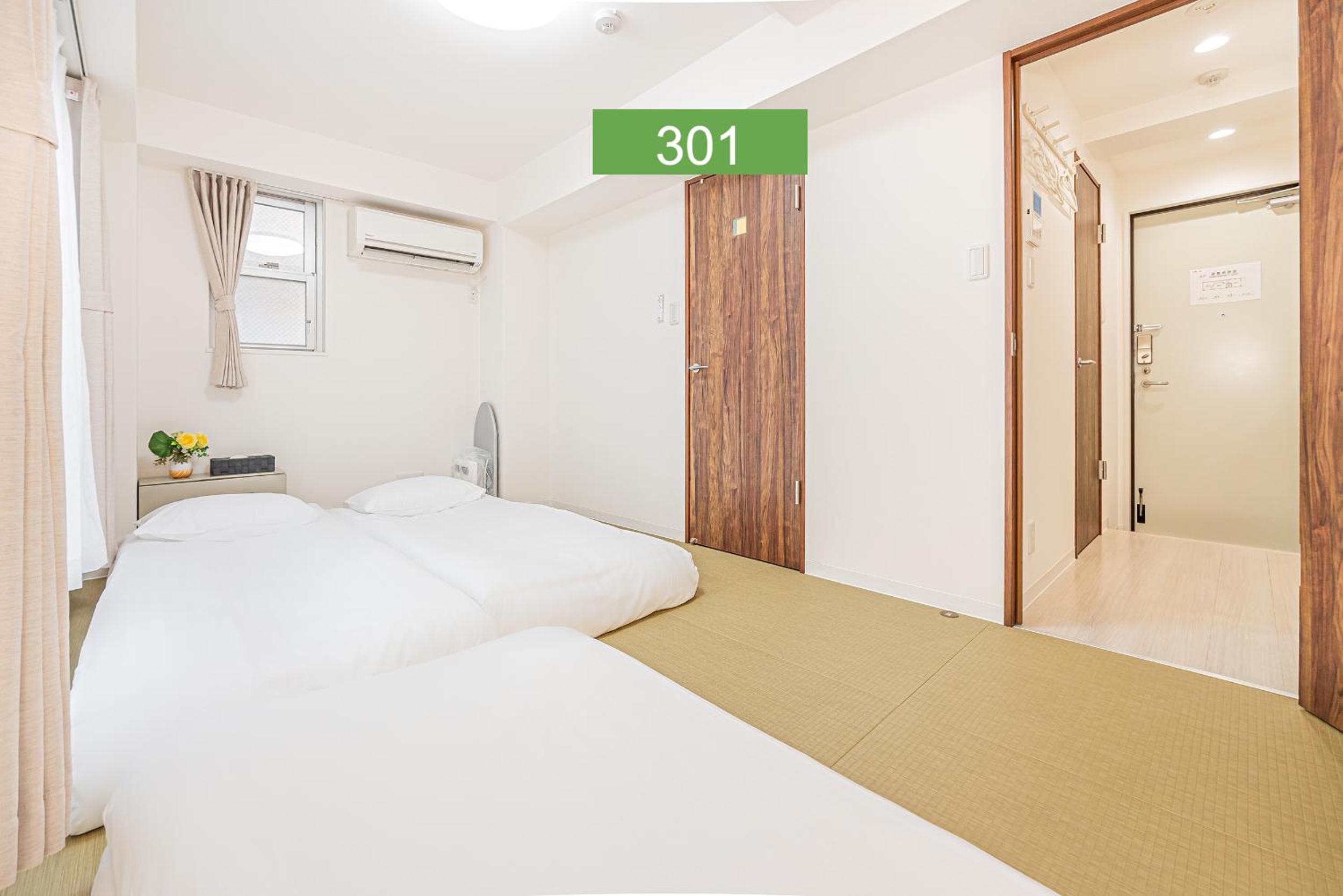 Shinjuku Downtown 1min walk to metro Cozy APT