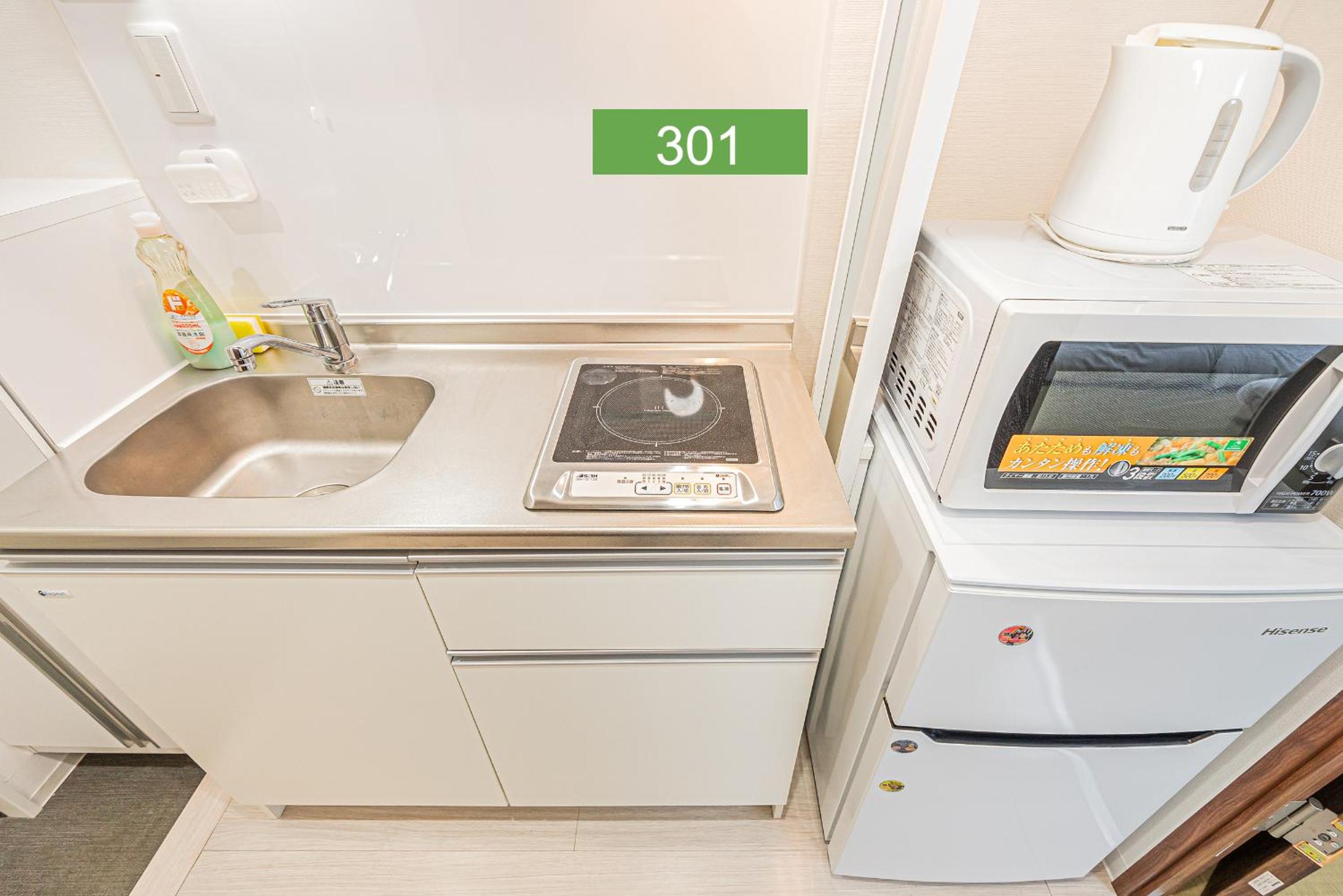 Shinjuku Downtown 1min walk to metro Cozy APT