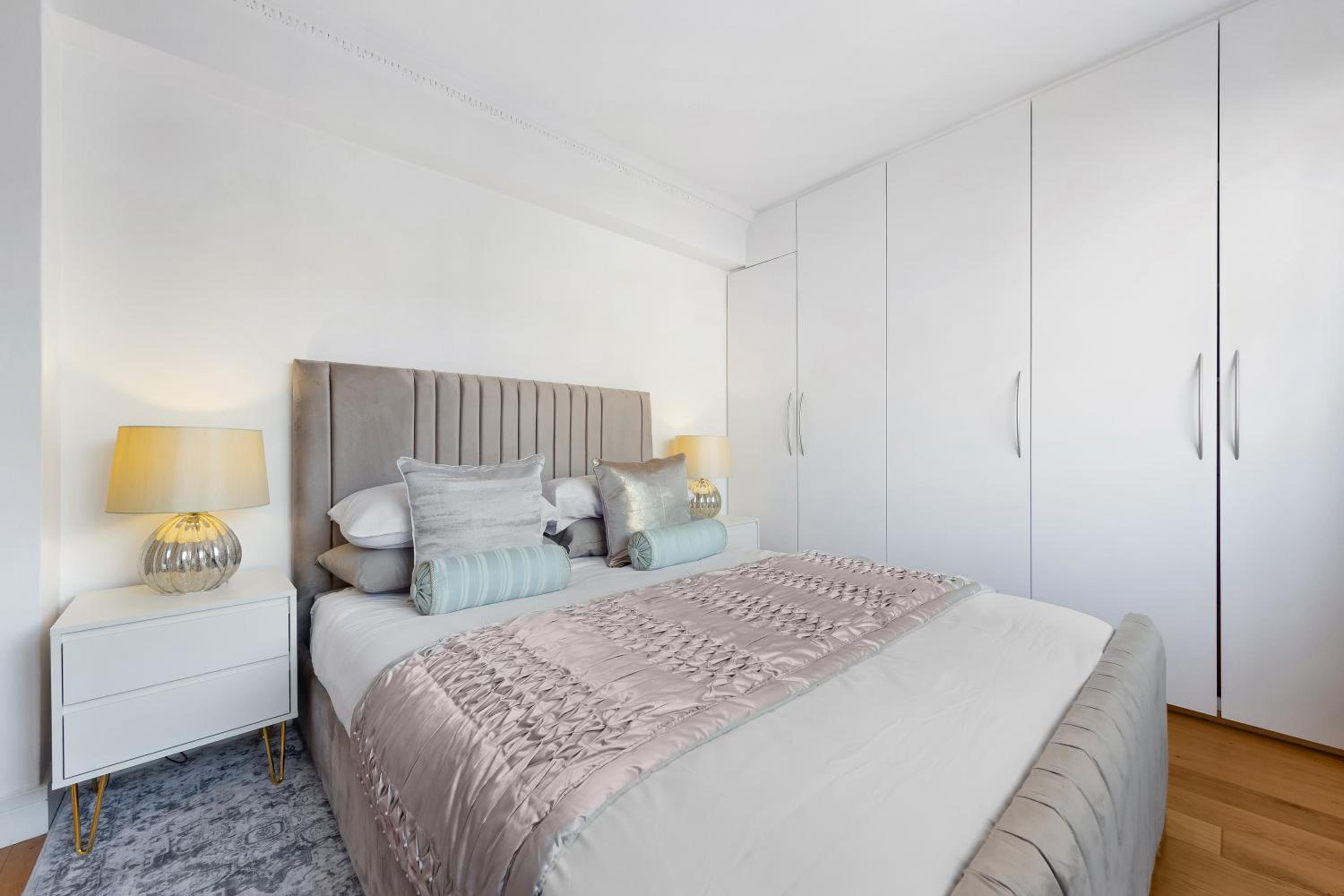 ICONIC Apartment with Terrace over HARRODS