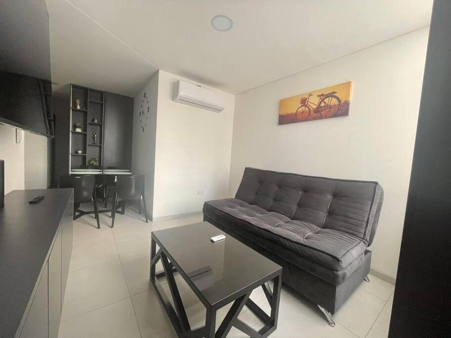 Comodo Departamento con Wifi y AC en Equipetrol