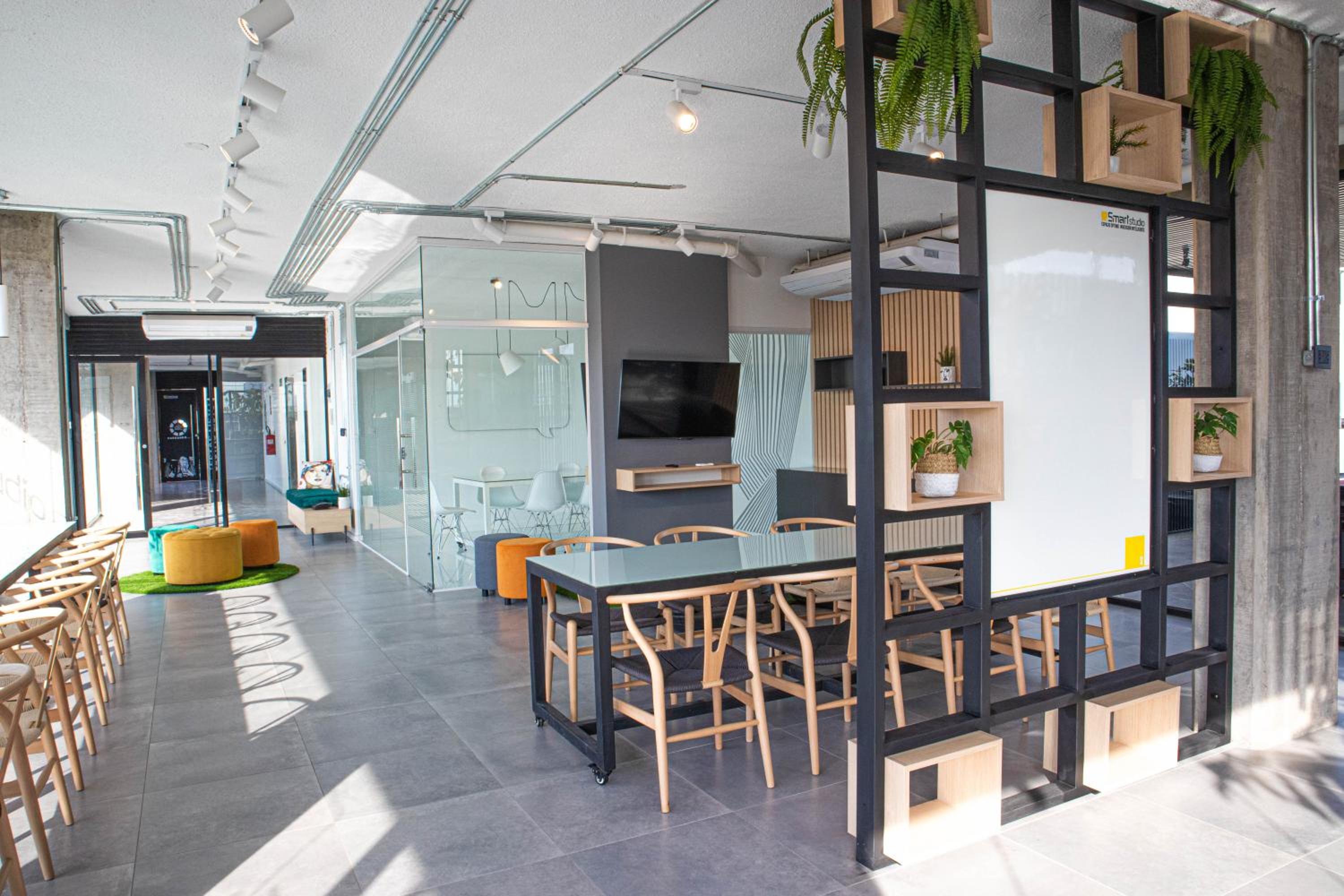 Hermoso Studio Nomad 516