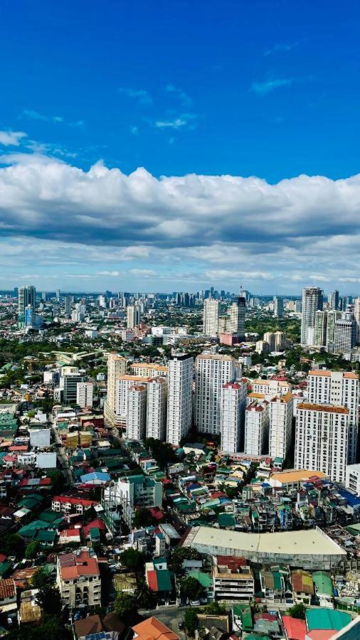 Modern Condo for Group, with Kitchen, Wi-Fi & Netflix, Near MRT Boni view 2