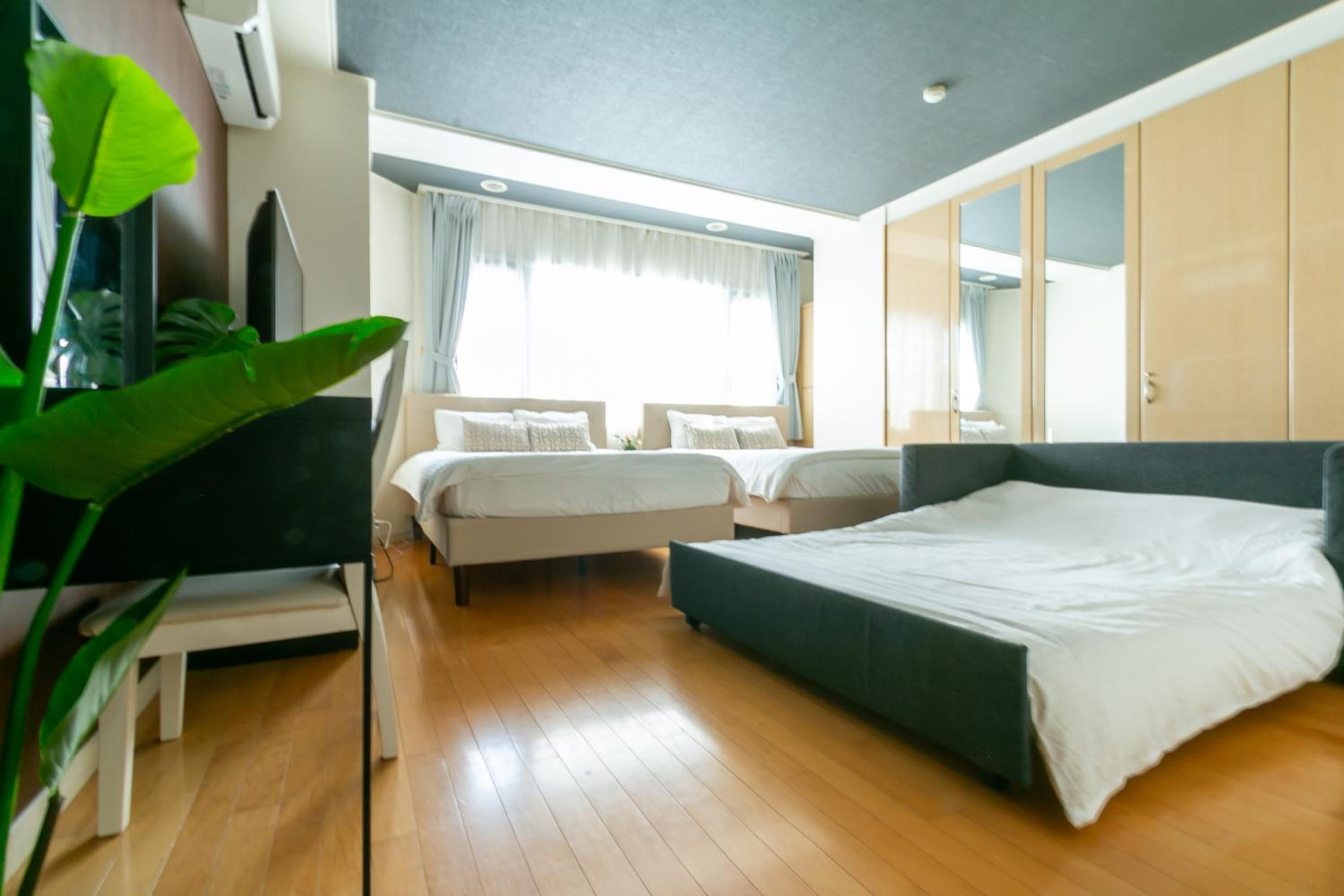 ELLE Namba Villa