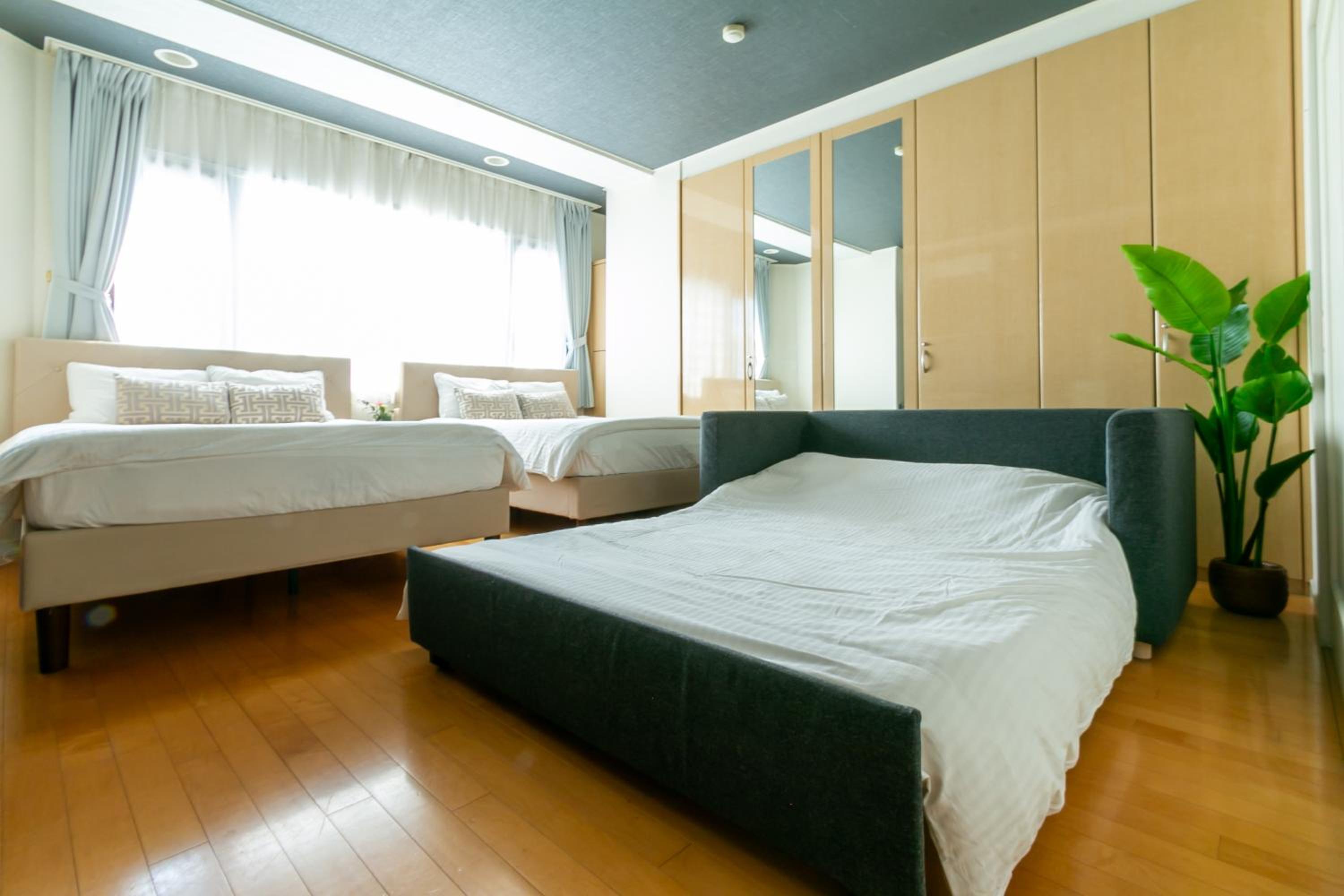 ELLE Namba Villa