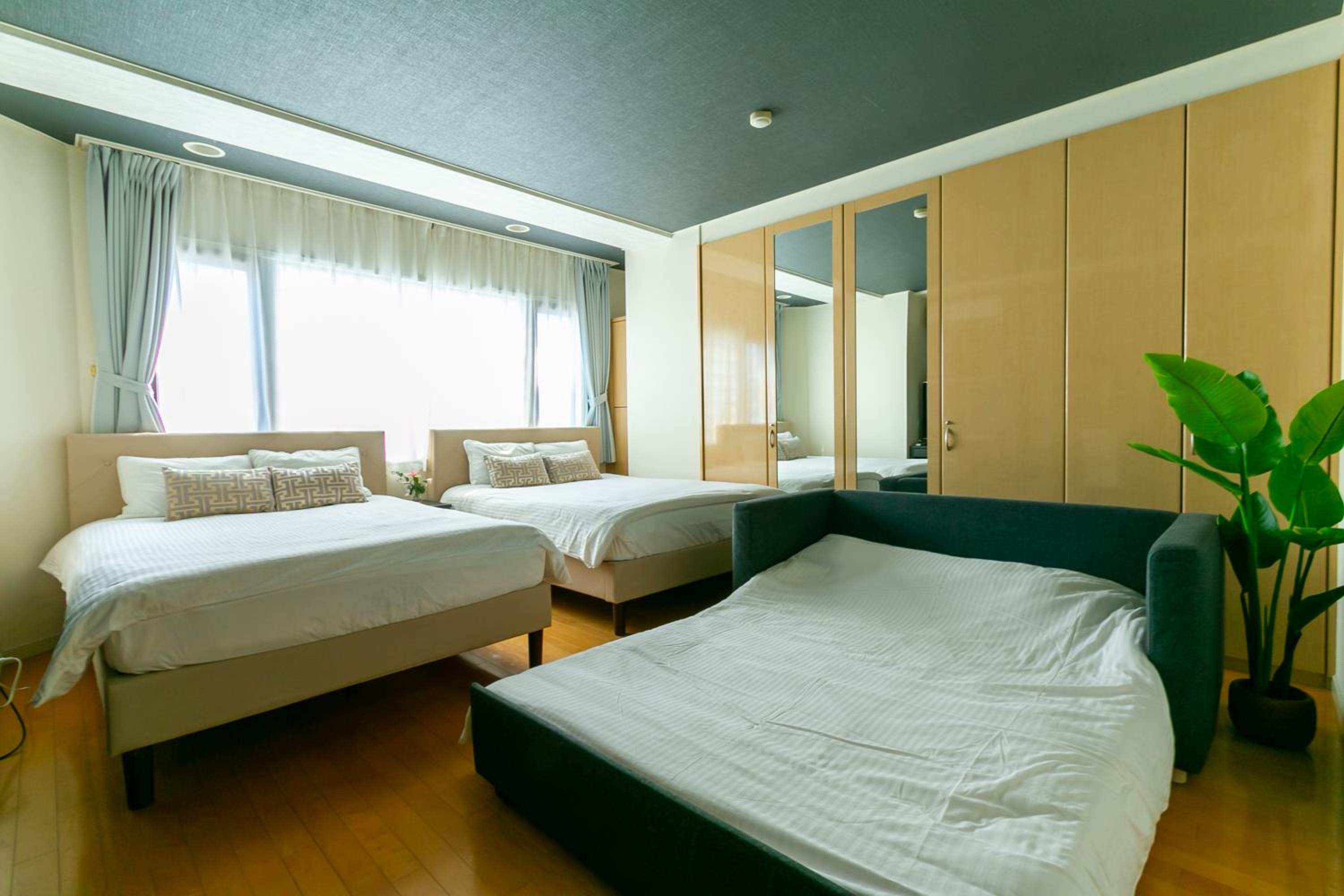 ELLE Namba Villa