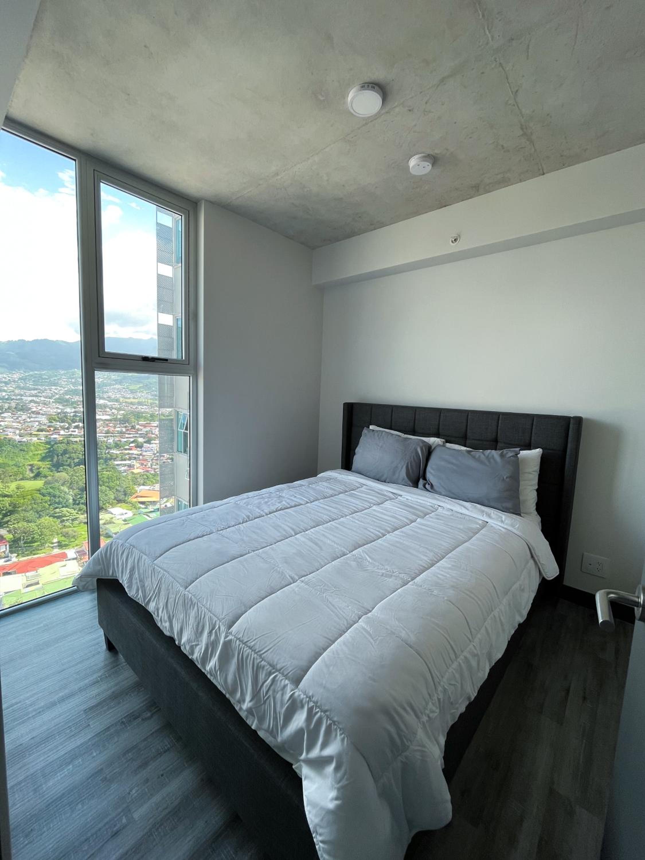 Apartaments in San Jose, La Sabana