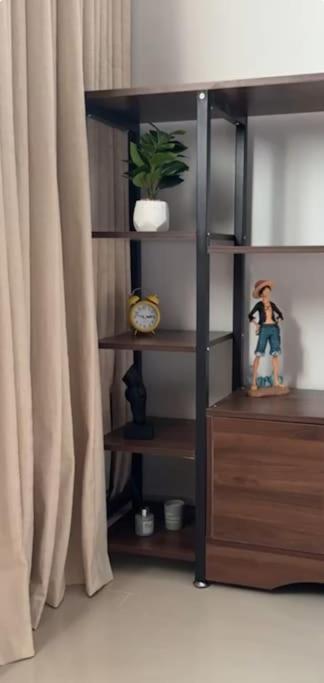 Modern studio with self-entry