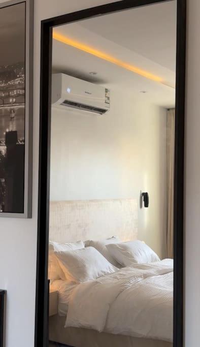 Modern studio with self-entry