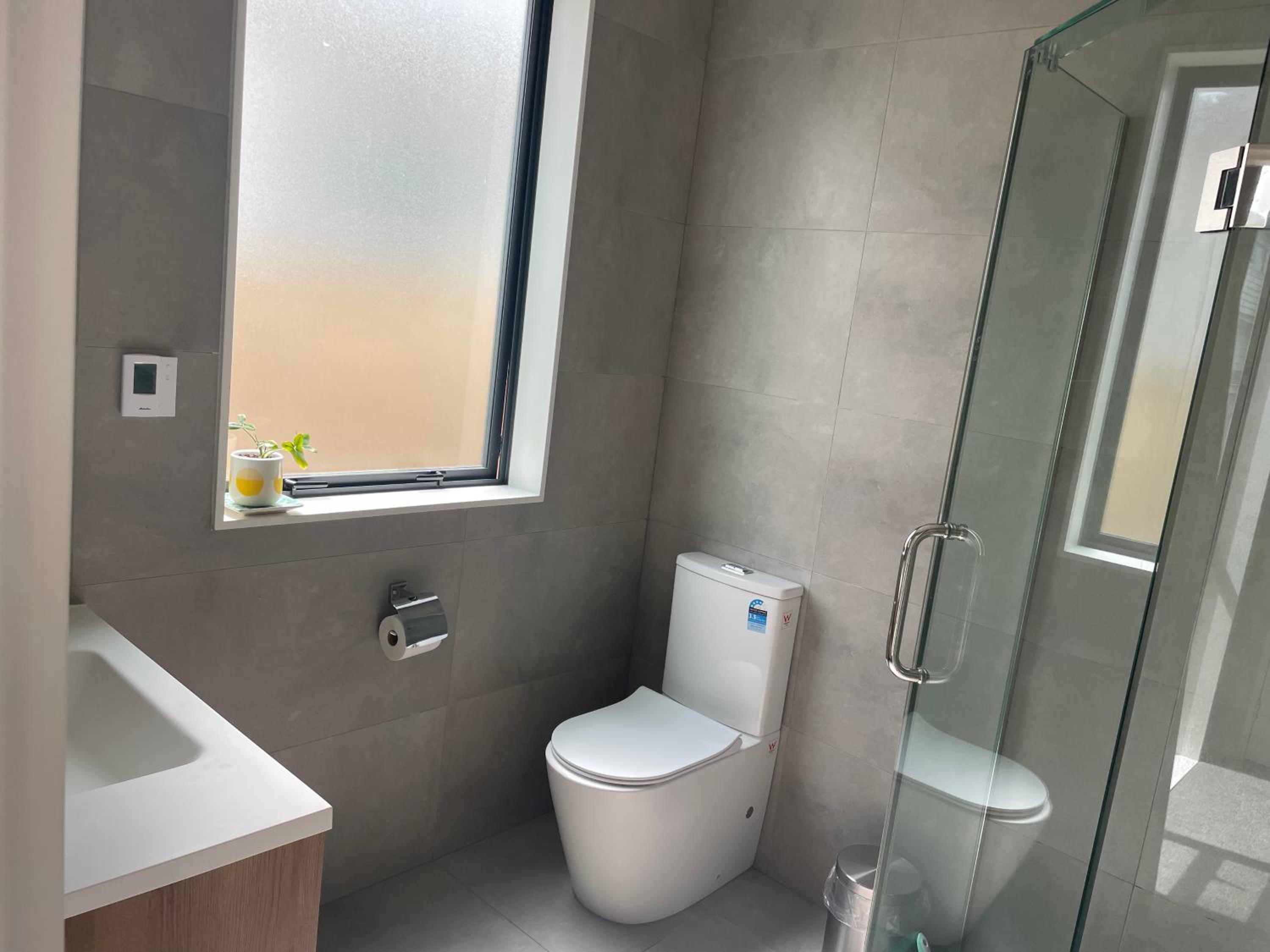 Hobsonville Scott point private entry flat offers the entire living room, bedroom and ensuite, parking available view 2