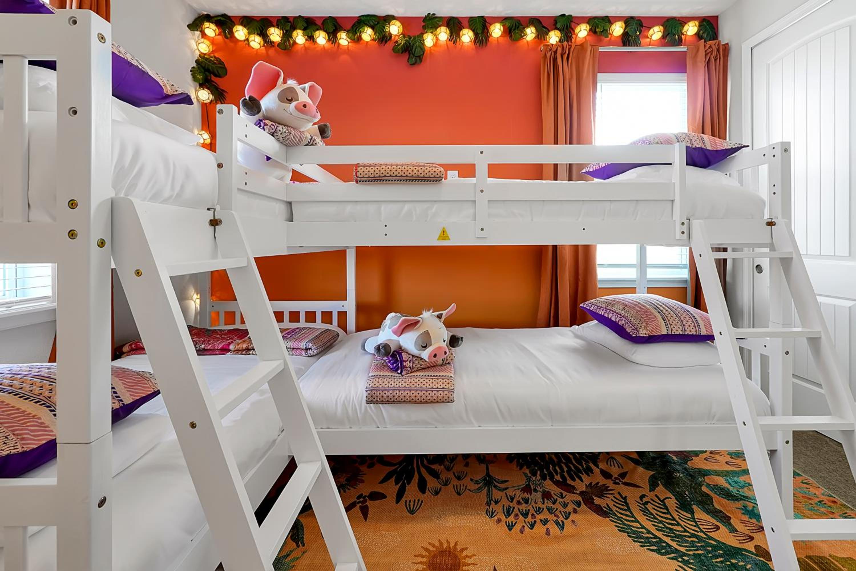 5BD Moana-Themed - Movie by the Pool - Near Disney