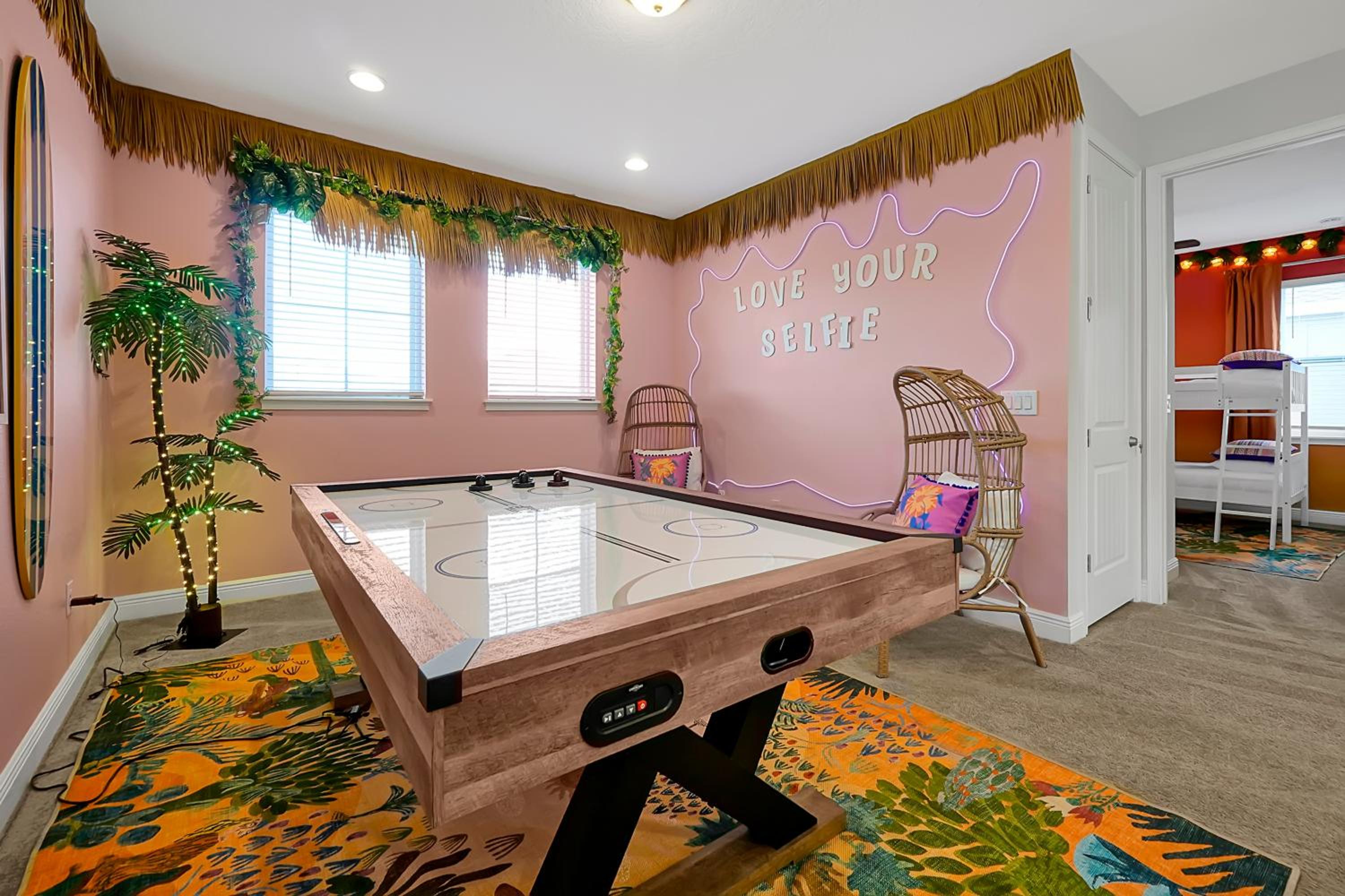 5BD Moana-Themed - Movie by the Pool - Near Disney