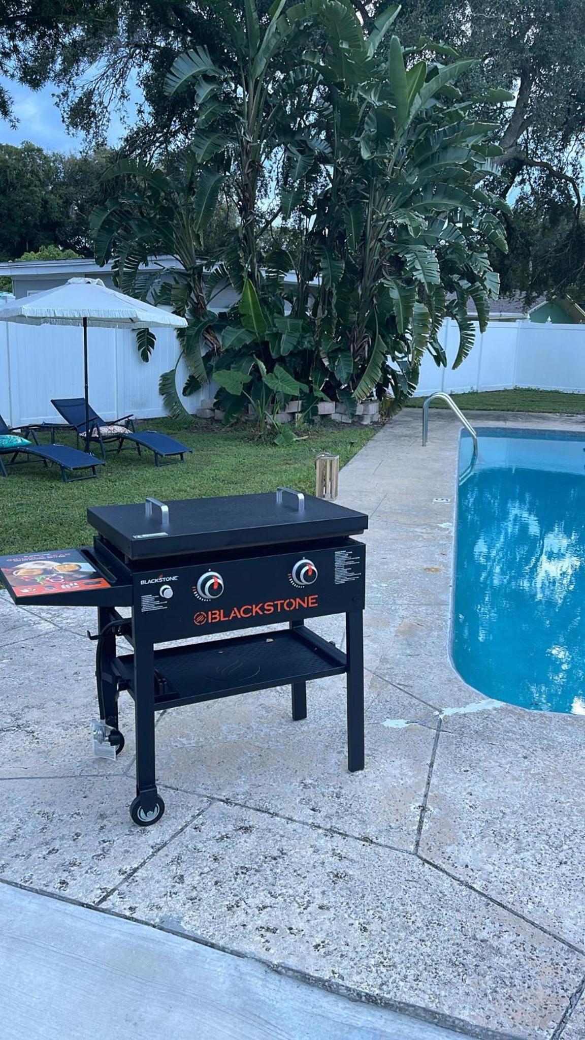 Luxury 4BR Sleeps 12 Heated Pool Game Room Near Disney