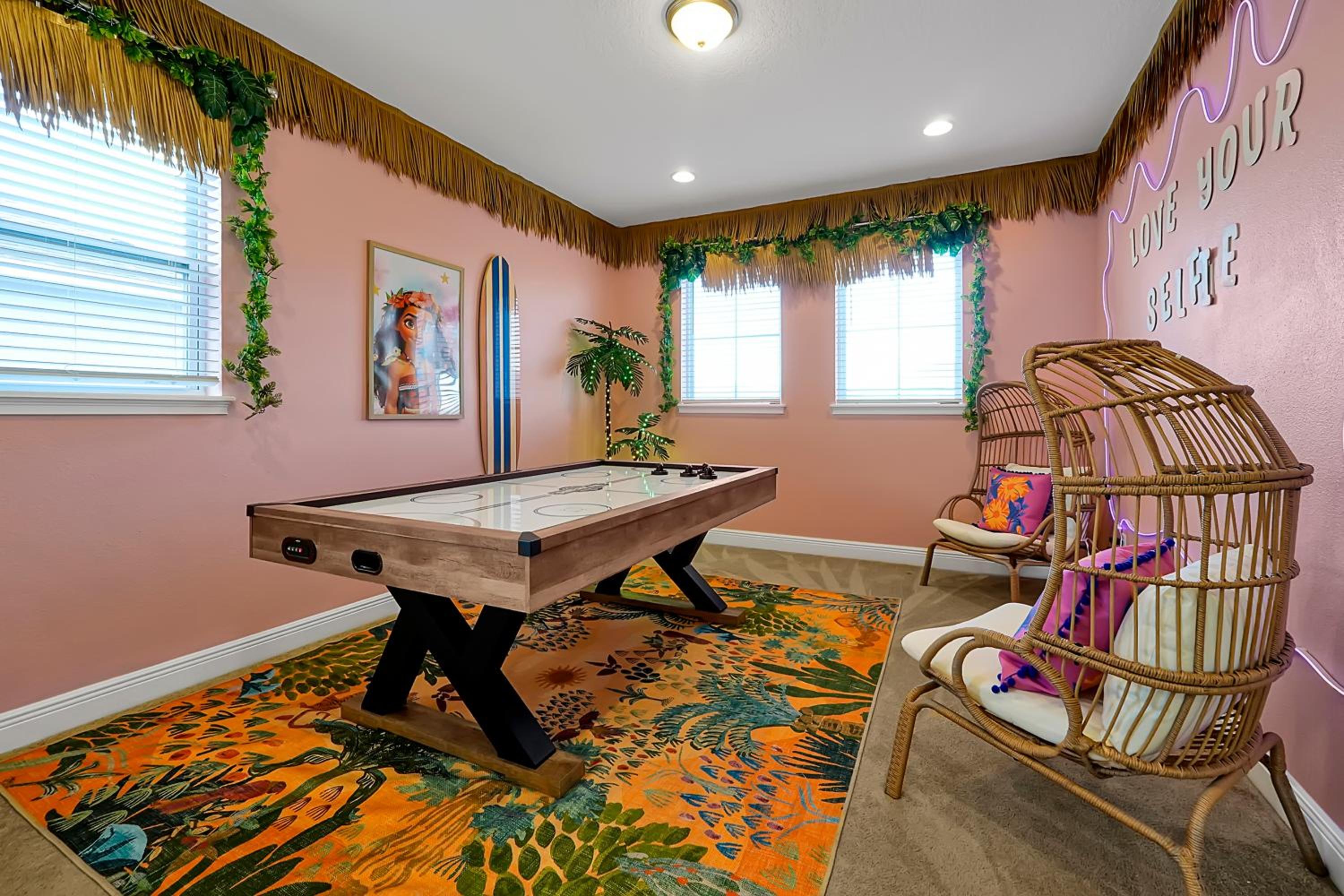 5BD Moana-Themed - Movie by the Pool - Near Disney