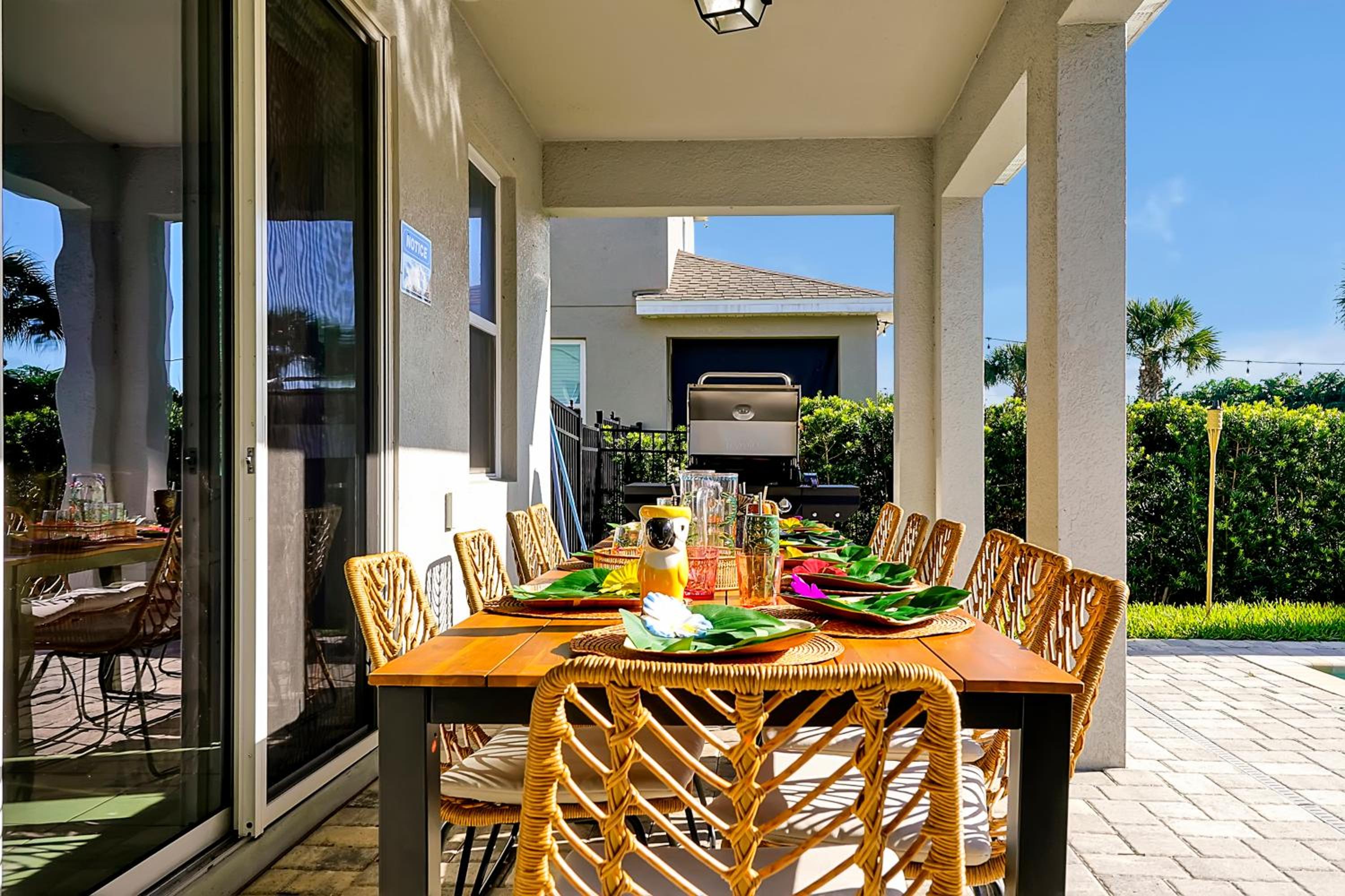 5BD Moana-Themed - Movie by the Pool - Near Disney