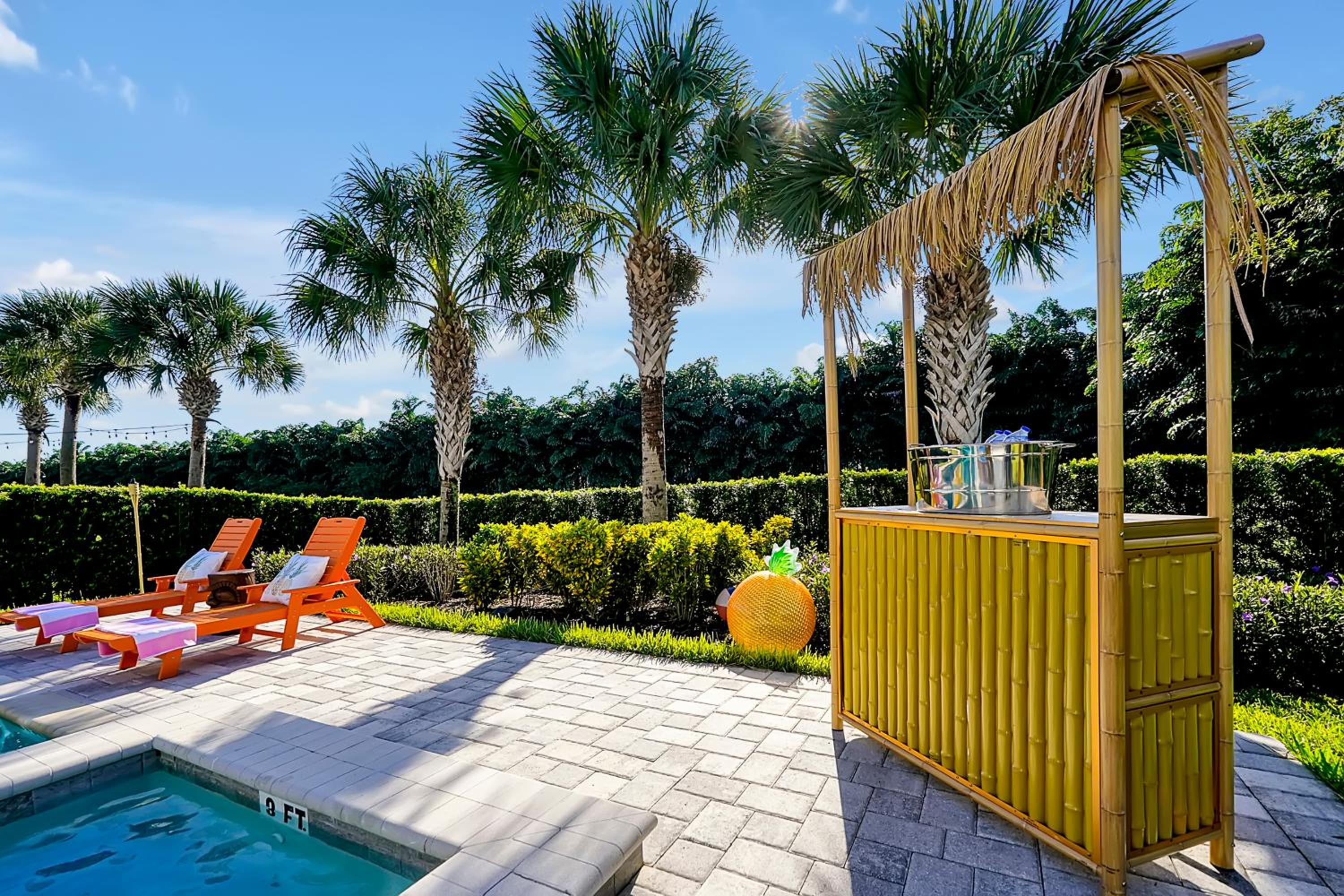 5BD Moana-Themed - Movie by the Pool - Near Disney