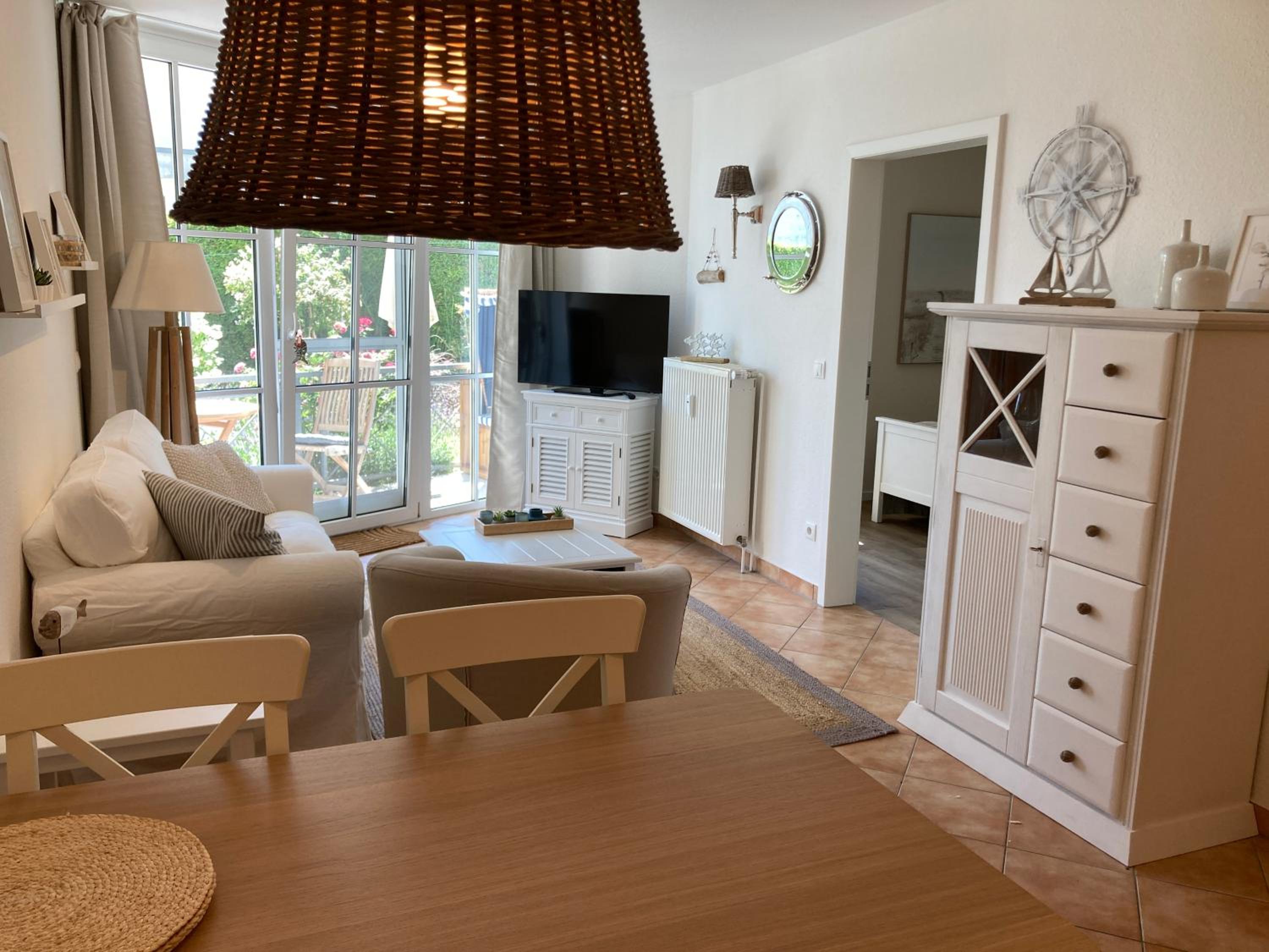 Ferienwohnung Hafentraum, Villa Vilmblick mit Strandkorb