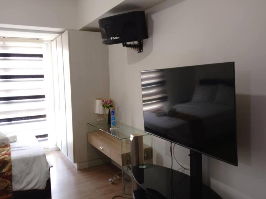 Abreeza Studio Suite T1-1917 - AC, Wifi, Kitchen, Pool, Washer view 5