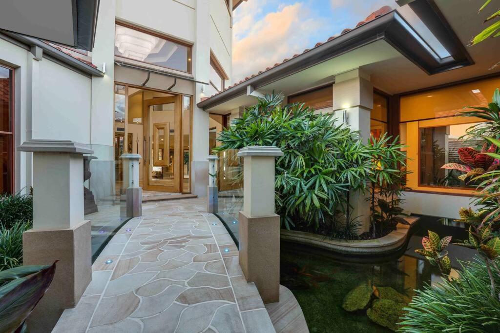Main River Grandeur Mansion, 5Bed, Pool & Sauna