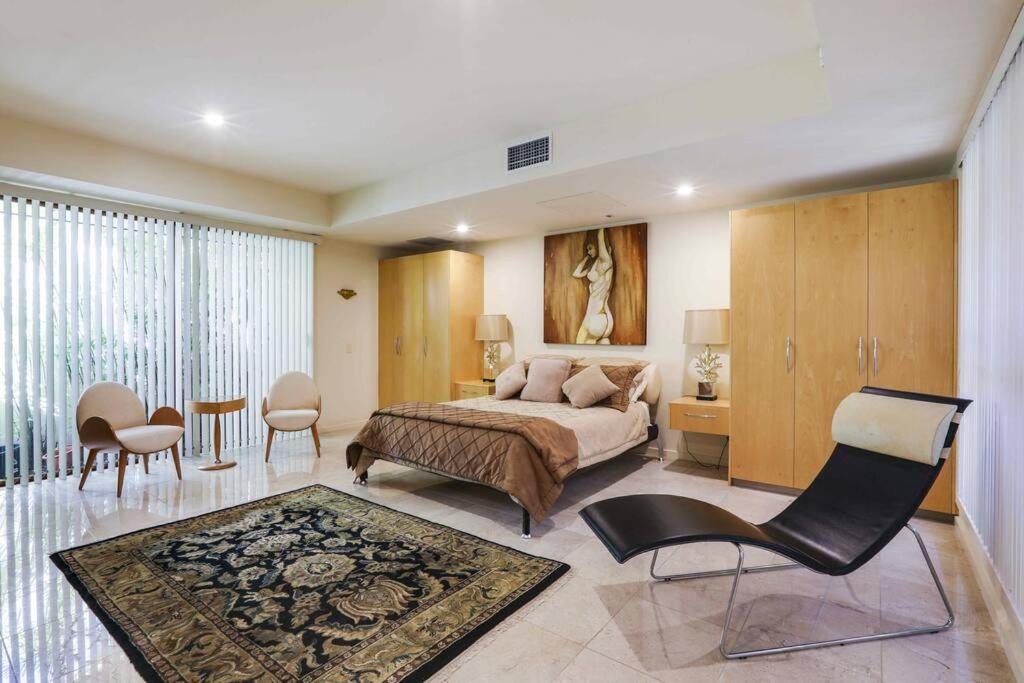 Main River Grandeur Mansion, 5Bed, Pool & Sauna