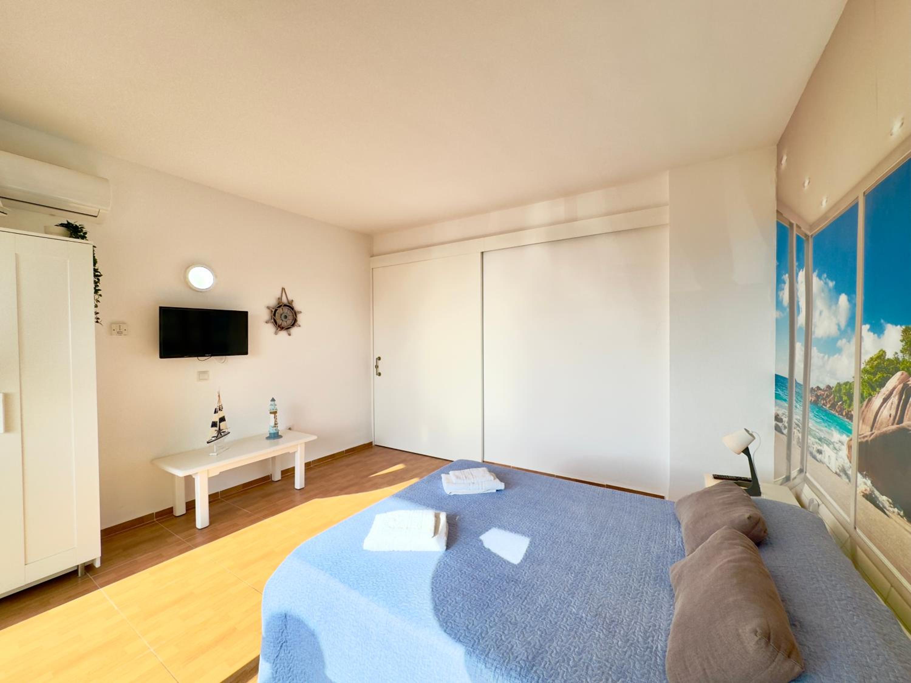 Apartamento vistas al mar y piscina Benalmádena