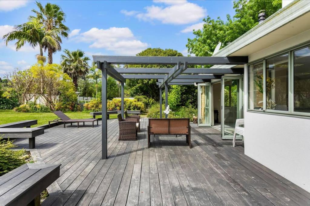 Charming Oasis, Your Cozy Retreat Awaits view 2