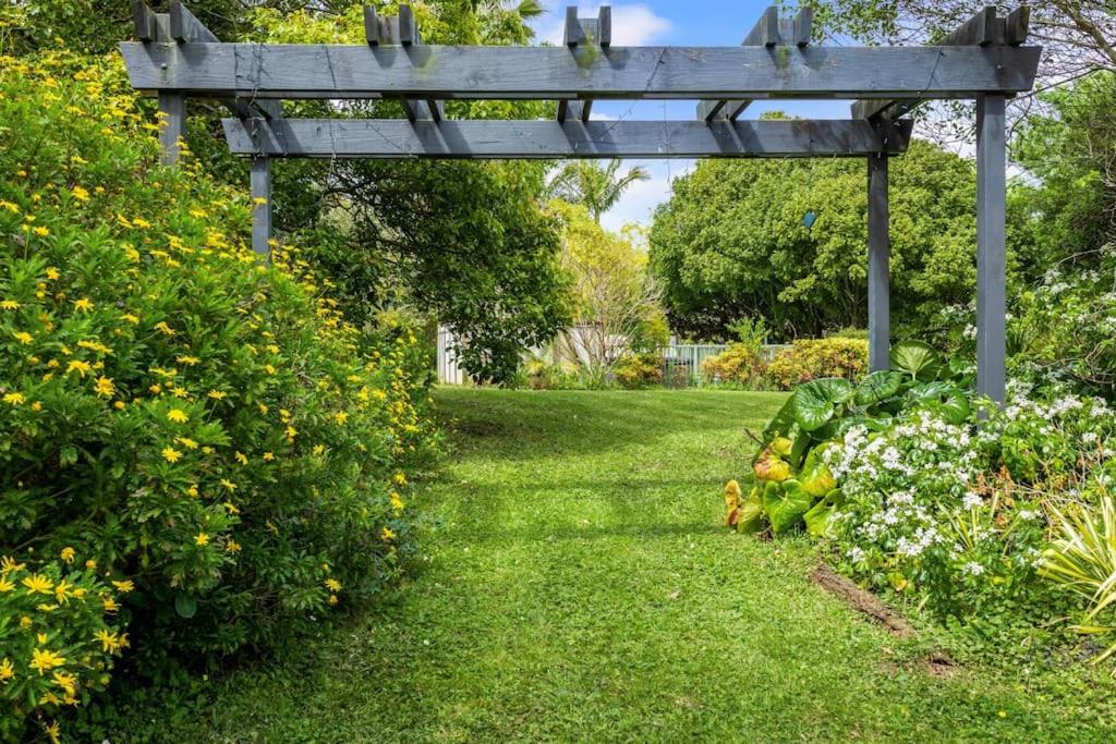 Charming Oasis, Your Cozy Retreat Awaits view 4