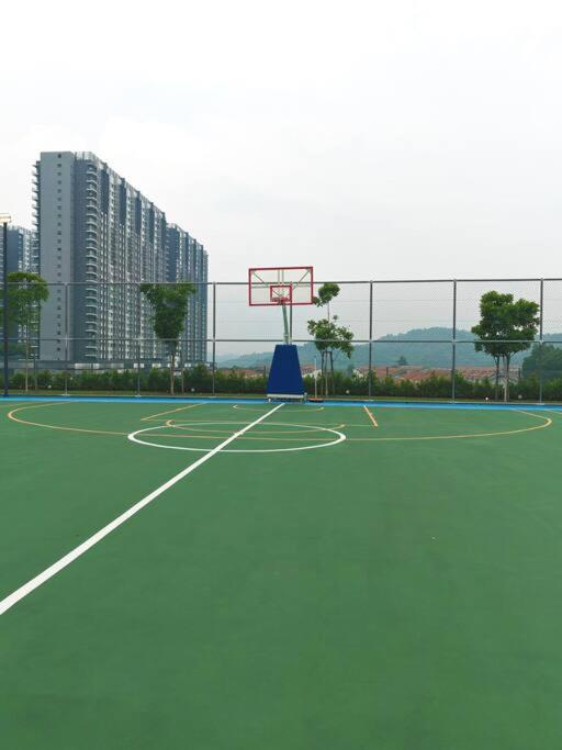 Southville Sensory Cozy 3 Bedroom w Hi-Speed Wi-Fi view 5