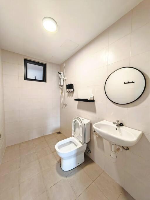 Southville Sensory Cozy 3 Bedroom w Hi-Speed Wi-Fi view 3