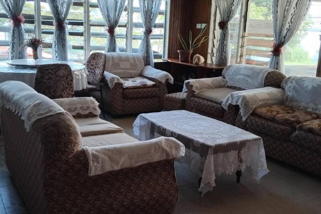Cozy Two-bedroom House - Image 2