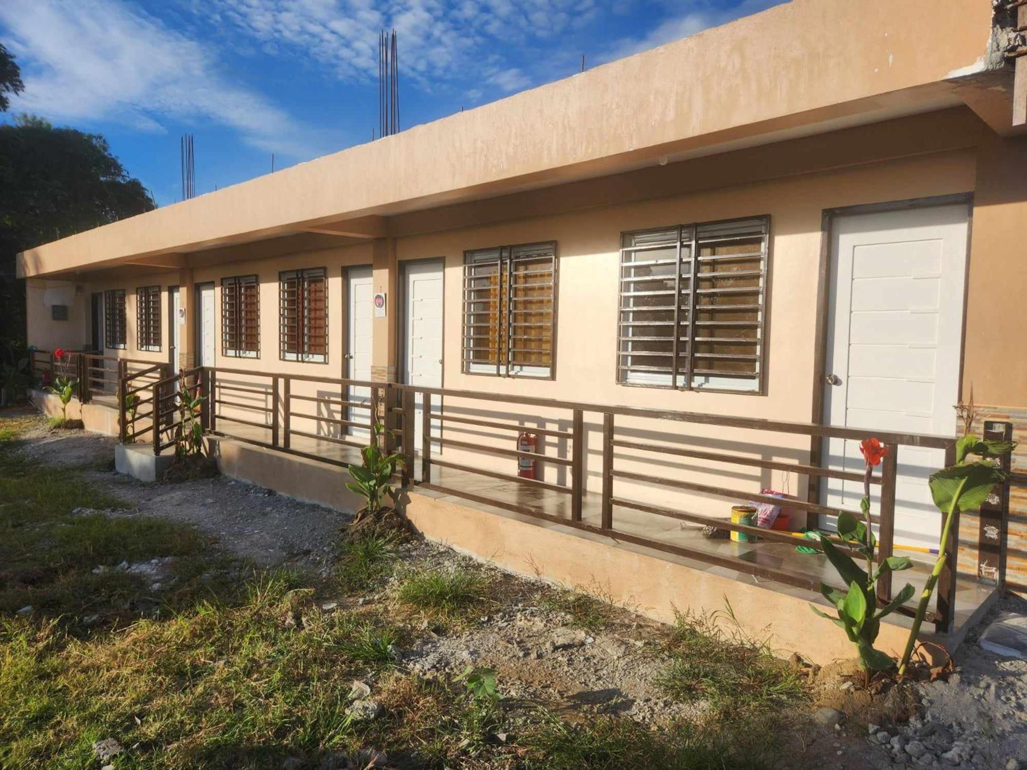 IZZY RIVERFRON RESORt