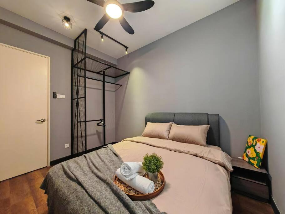 Industry Design Symphony Tower 3-Bedroom with Netflix & Wi-Fi photo 2