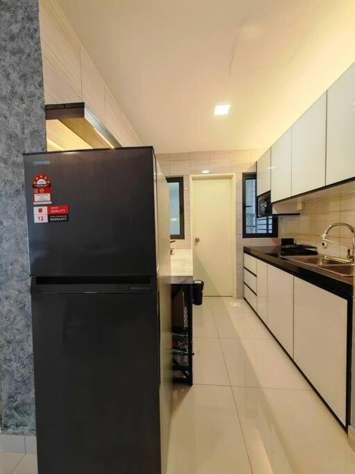 Industry Design Symphony Tower 3-Bedroom with Netflix & Wi-Fi photo 5