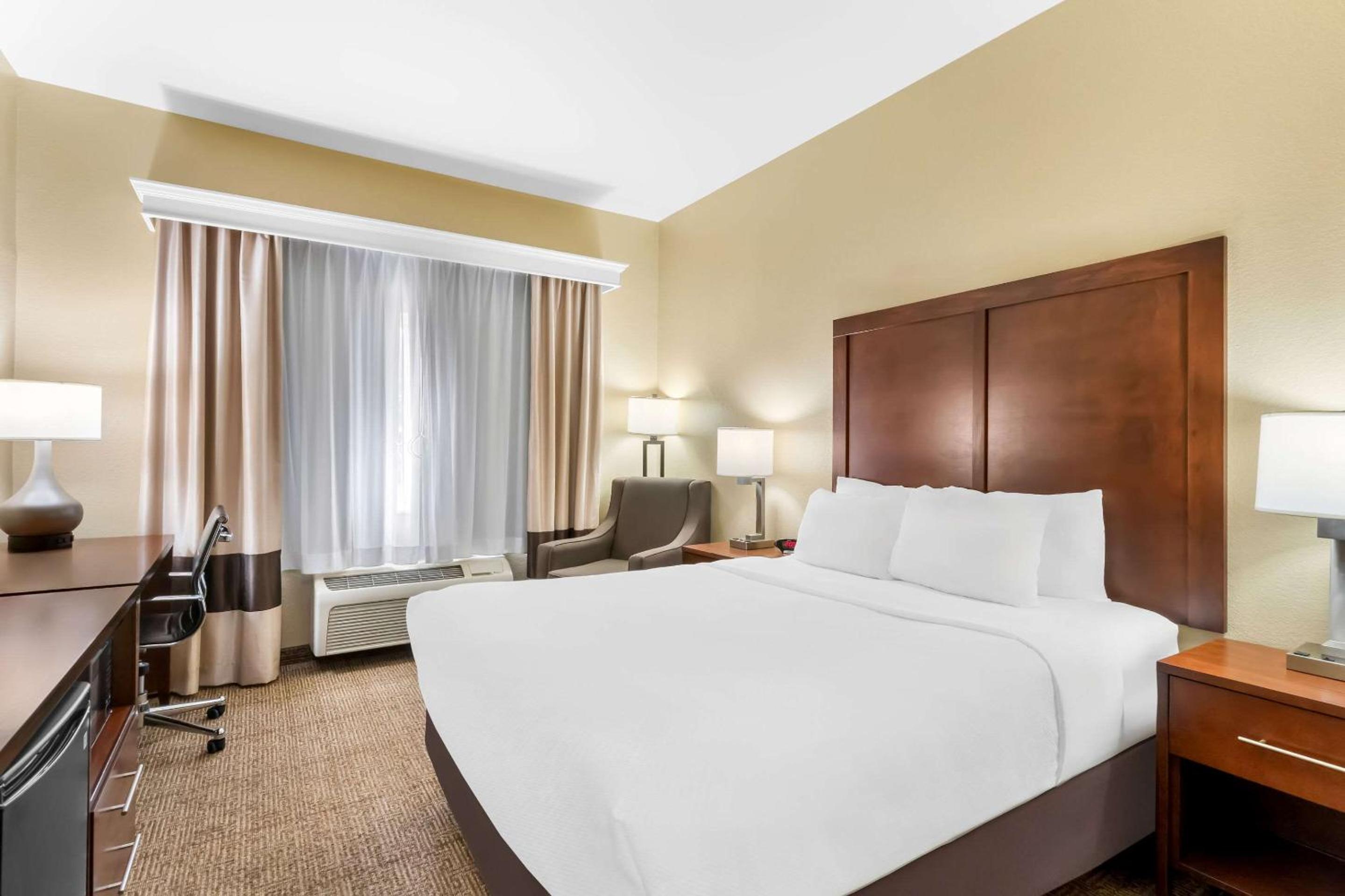 Laramie Vacations - Comfort Inn  Suites Near University of Wyoming - Property Image 1