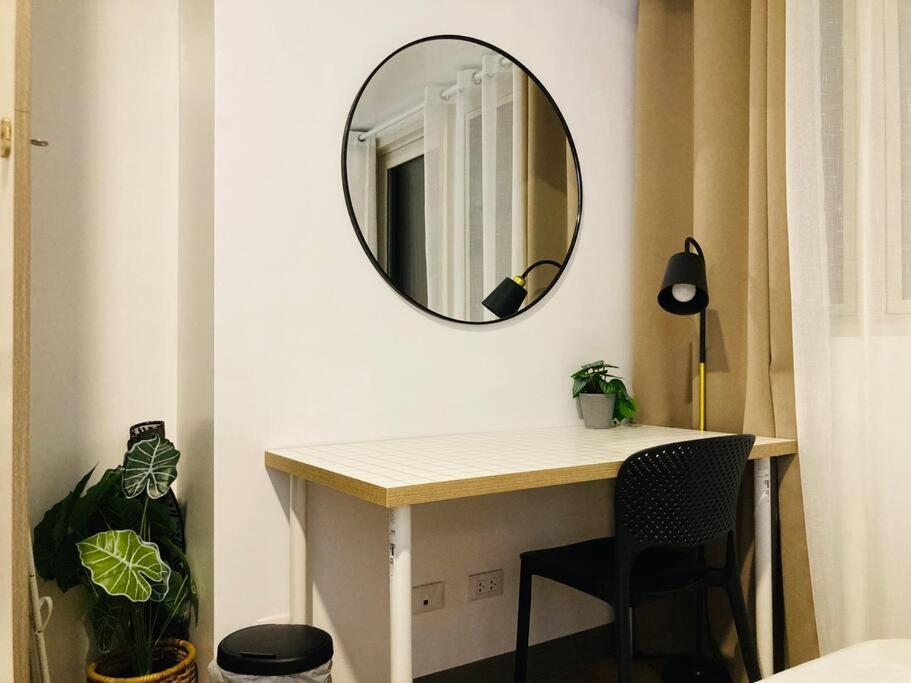 Park Mckinley West 1BR Balcony near BGC Makati Airport view 4