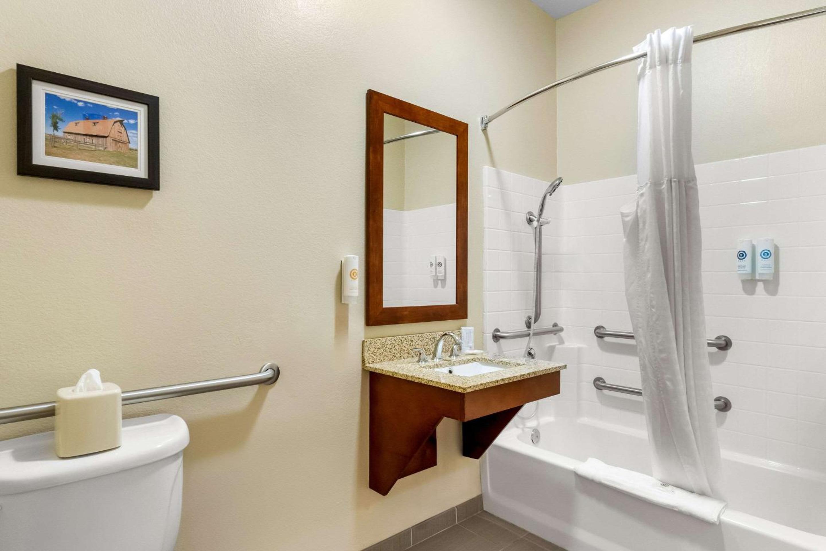 Laramie Vacations - Comfort Inn  Suites Near University of Wyoming - Property Image 11
