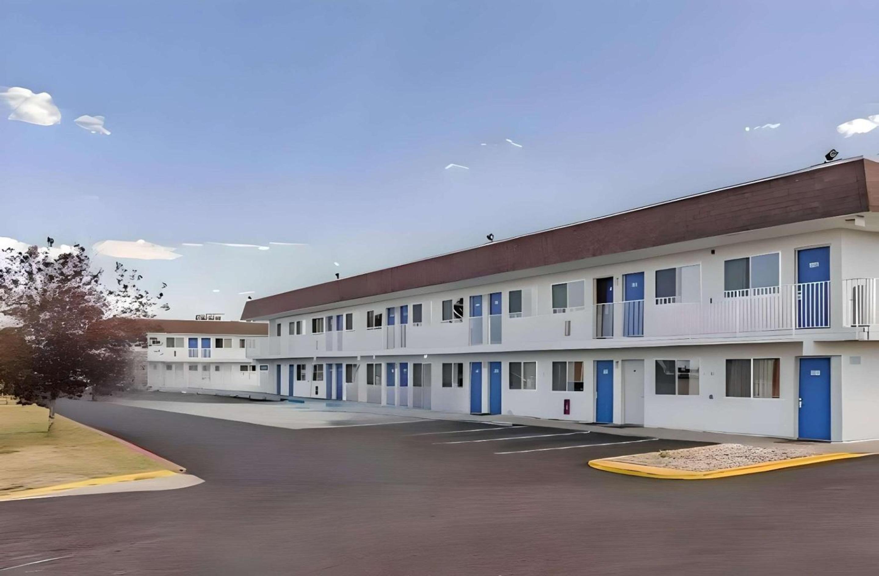 Hotel Park Inn by Radisson, Cheyenne - Image 1